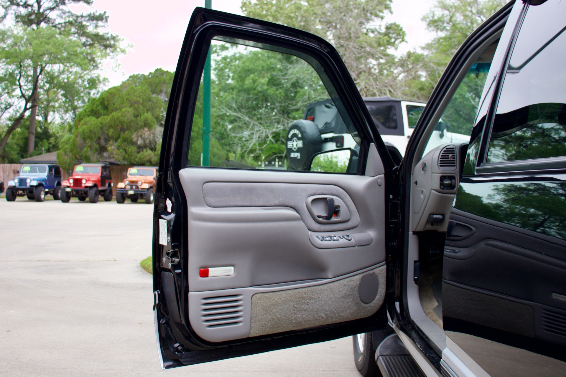 Used-1996-Chevrolet-Tahoe-LT