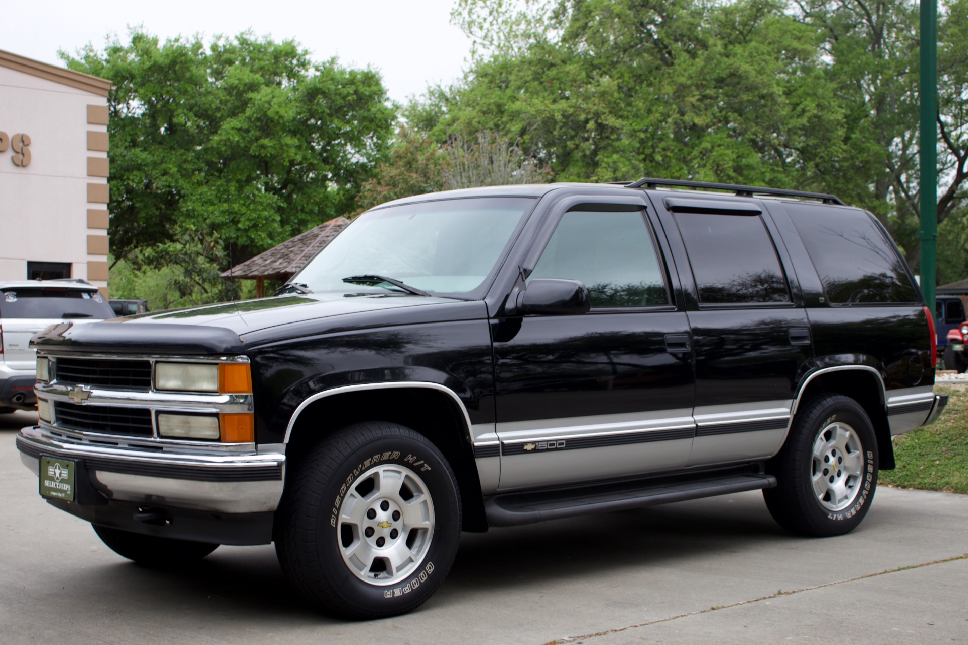 Used-1996-Chevrolet-Tahoe-LT