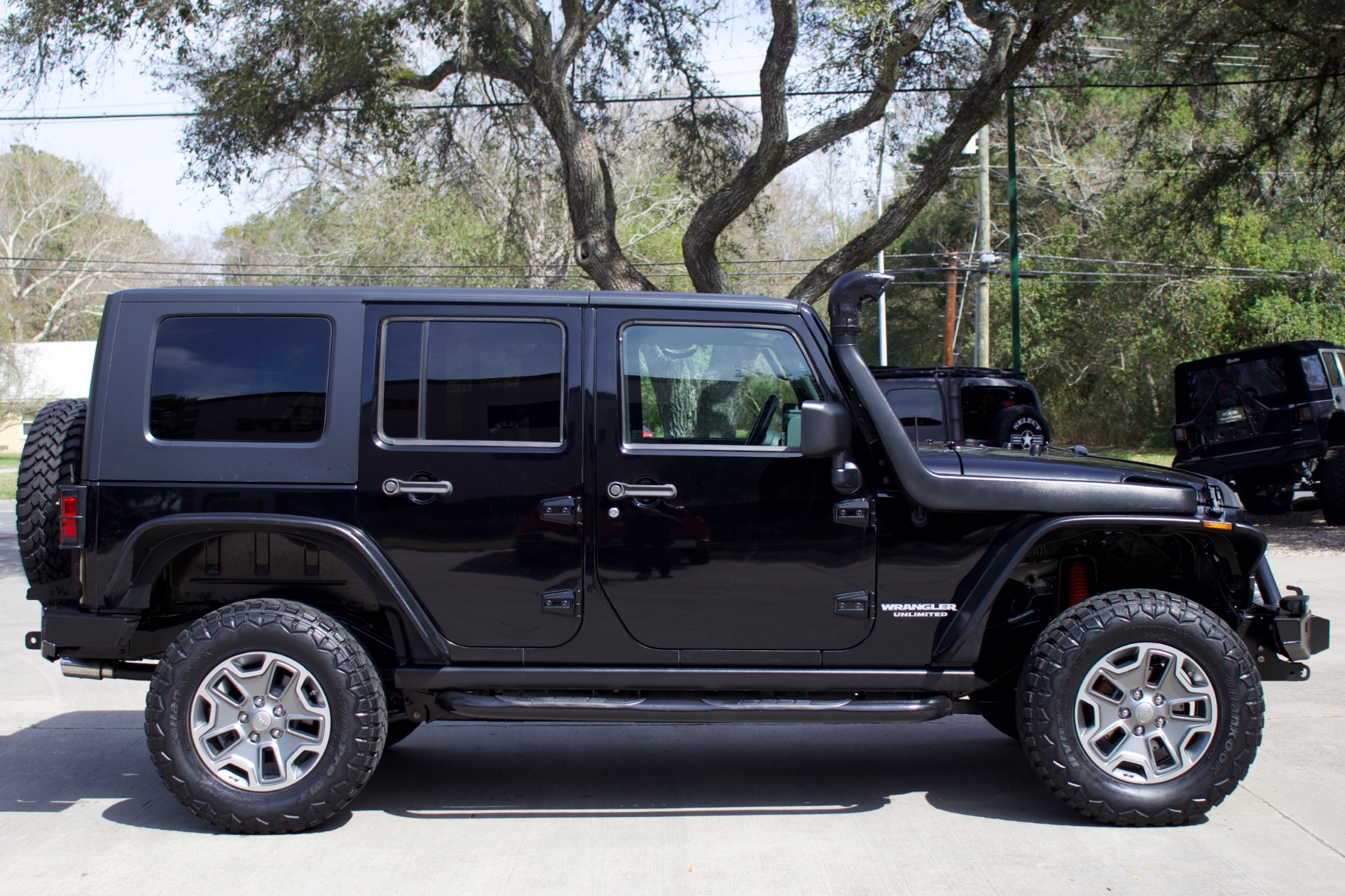 Used-2009-Jeep-Wrangler-Unlimited-Rubicon