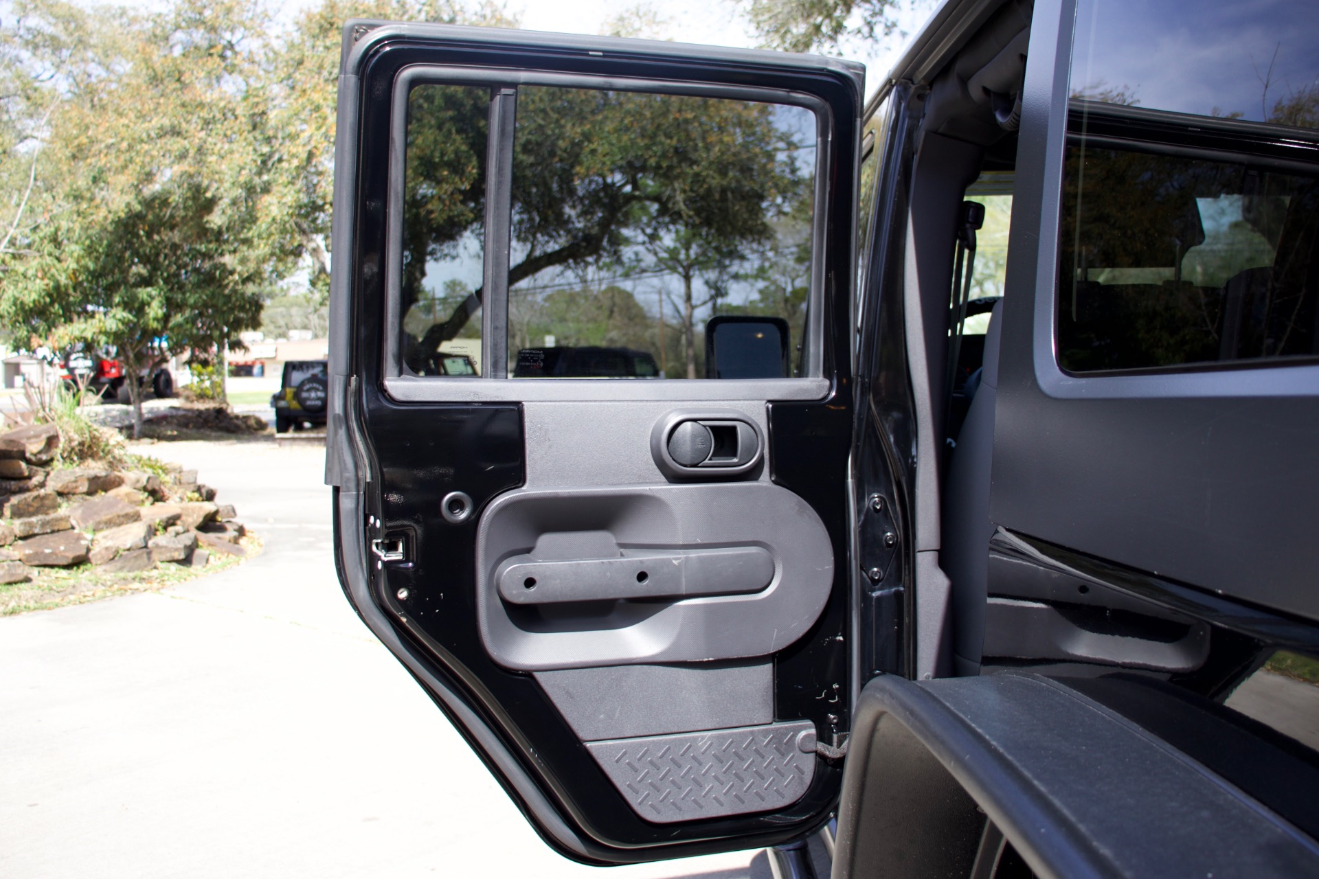 Used-2009-Jeep-Wrangler-Unlimited-Rubicon