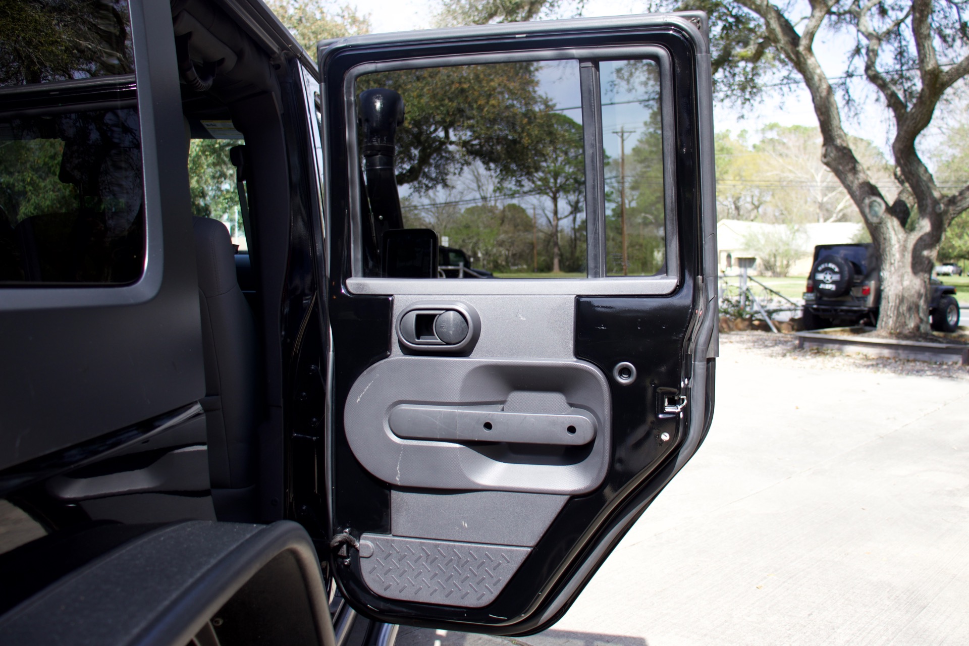 Used-2009-Jeep-Wrangler-Unlimited-Rubicon