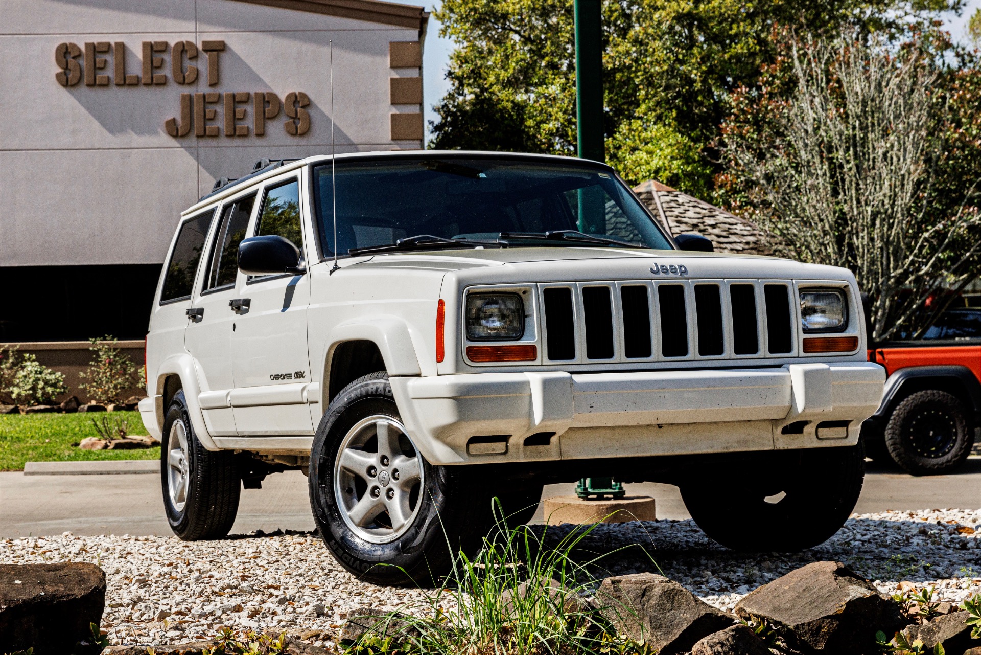 Used-1999-Jeep-Cherokee-Classic