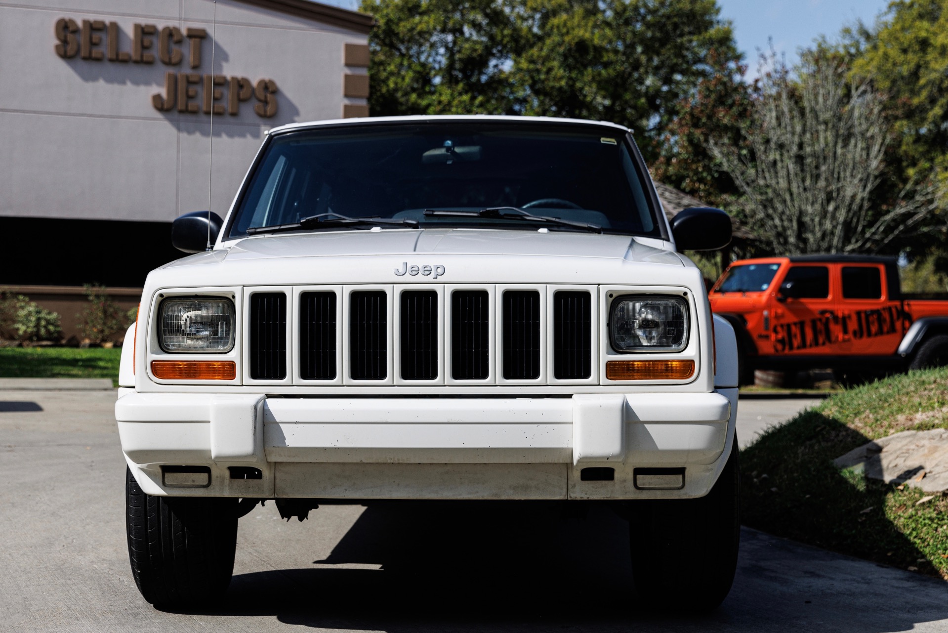 Used-1999-Jeep-Cherokee-Classic