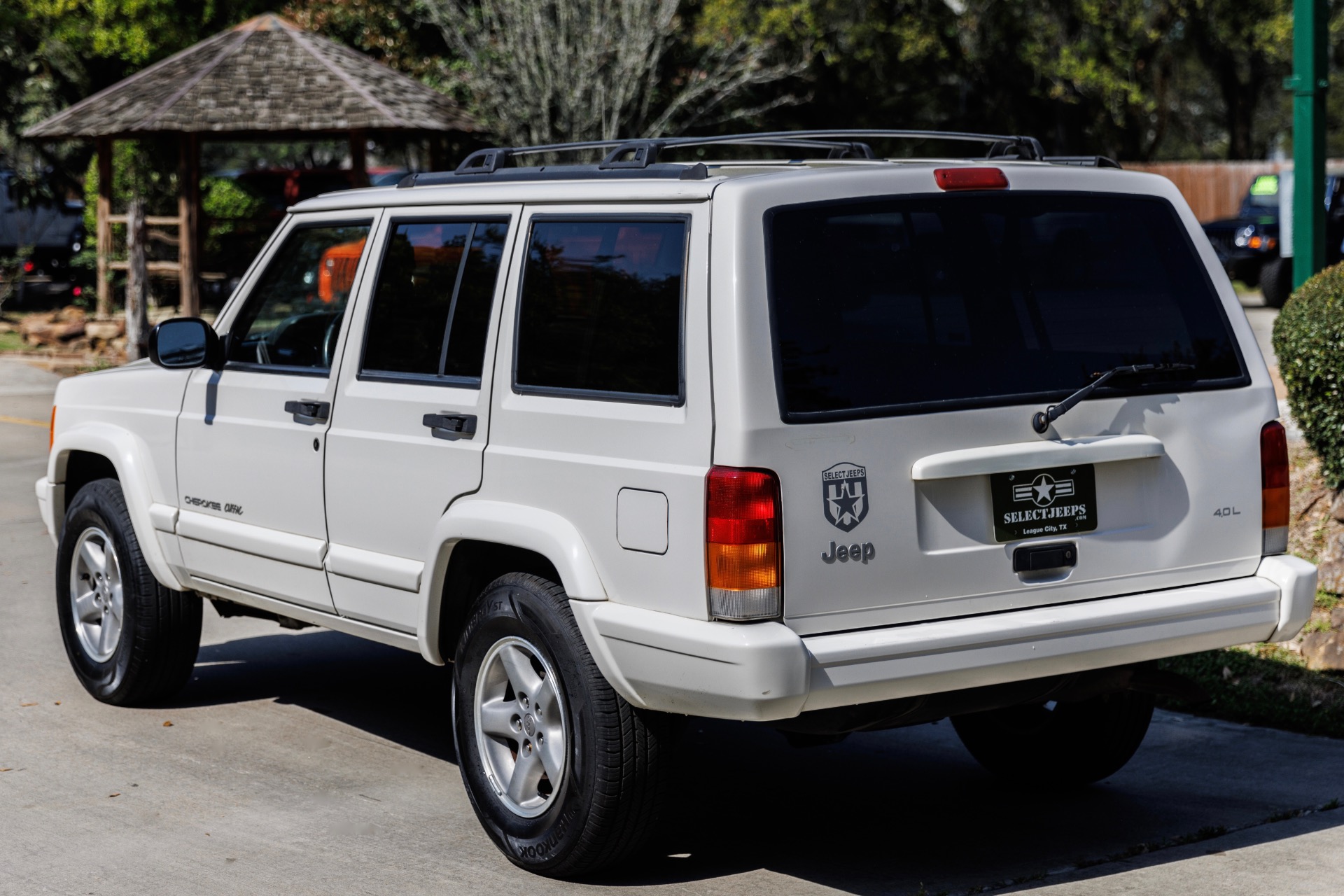 Used-1999-Jeep-Cherokee-Classic