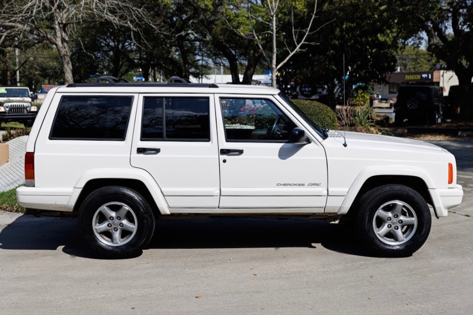 Used-1999-Jeep-Cherokee-Classic