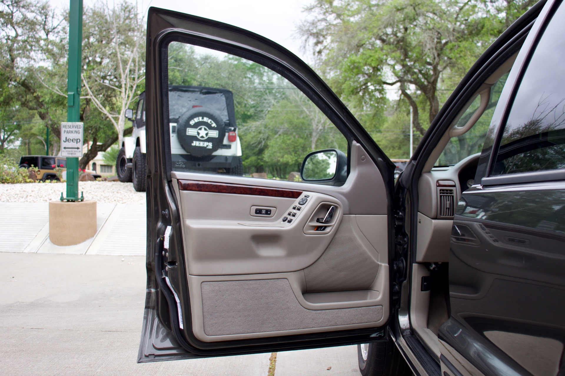 Used-2004-Jeep-Grand-Cherokee-Limited