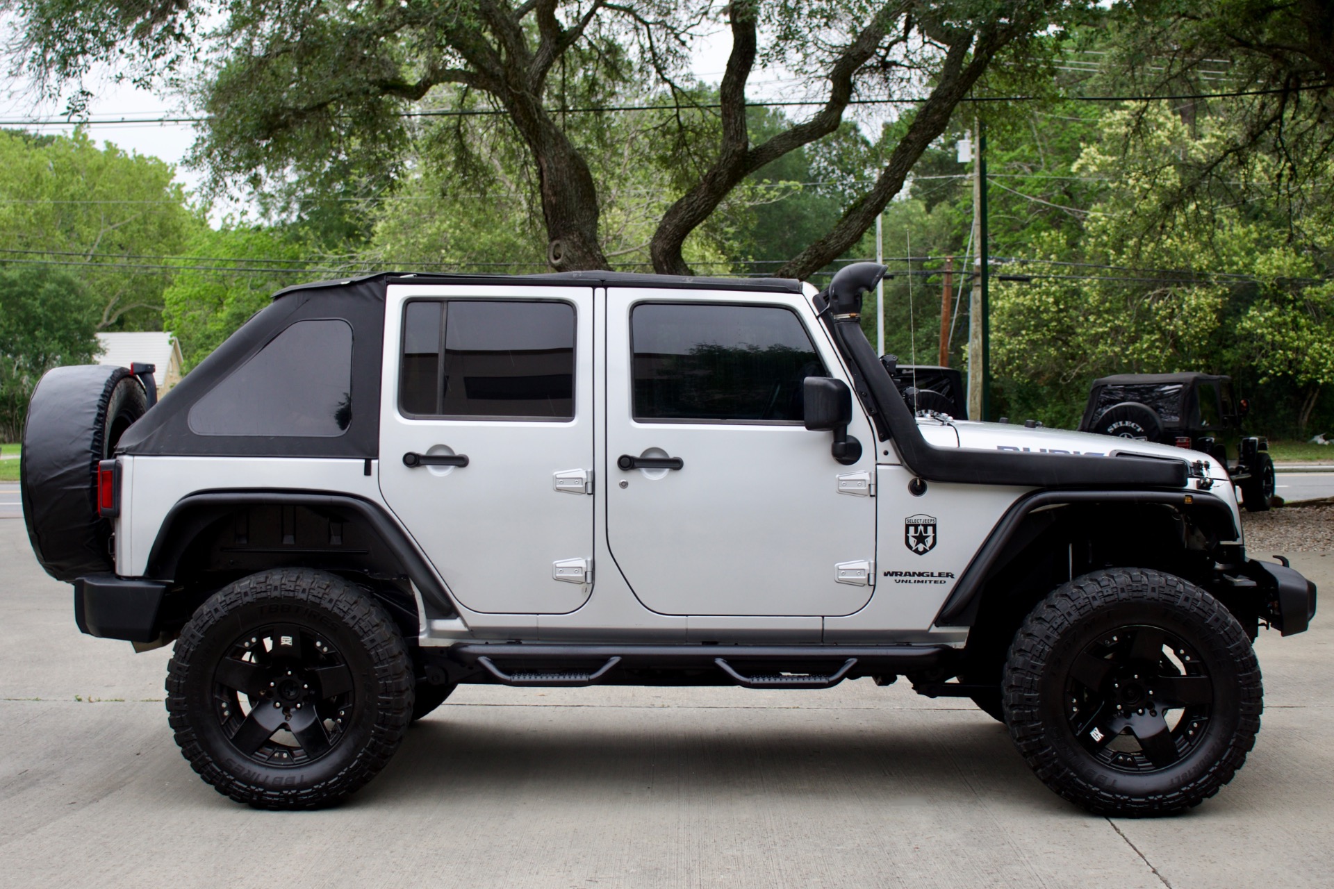 Used-2011-Jeep-Wrangler-Unlimited-Rubicon