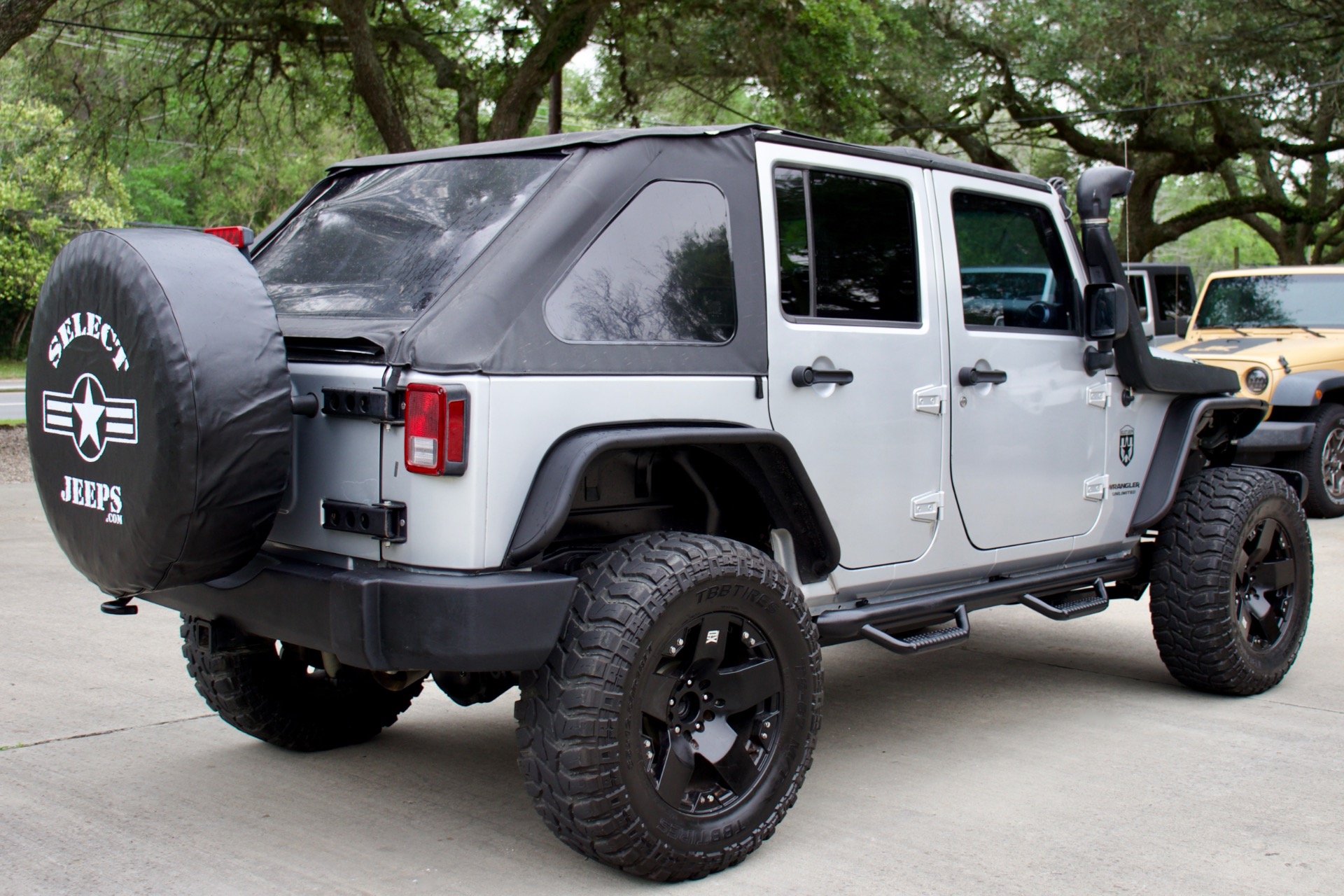 Used-2011-Jeep-Wrangler-Unlimited-Rubicon