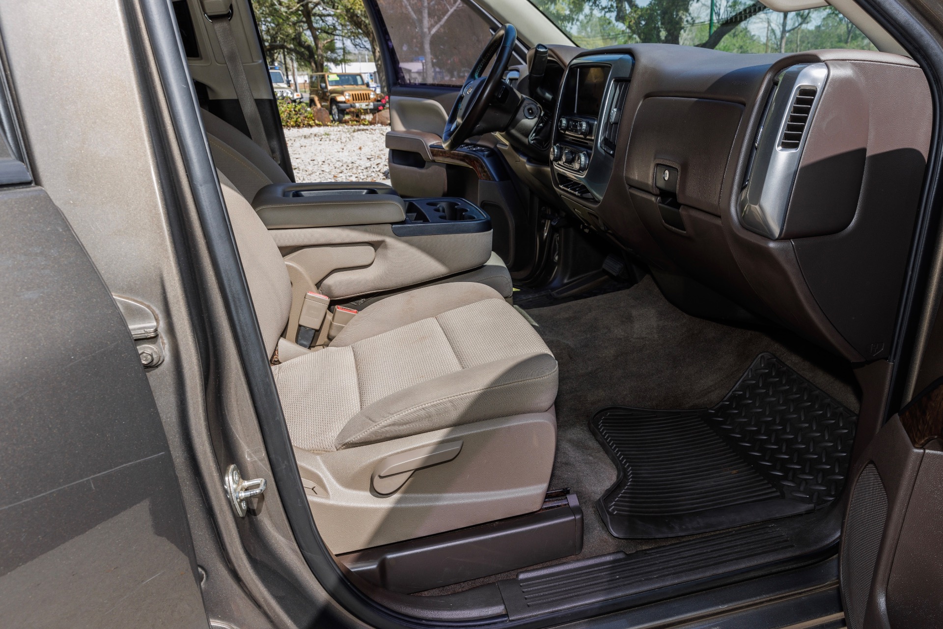 Used-2014-Chevrolet-Silverado-1500-LT