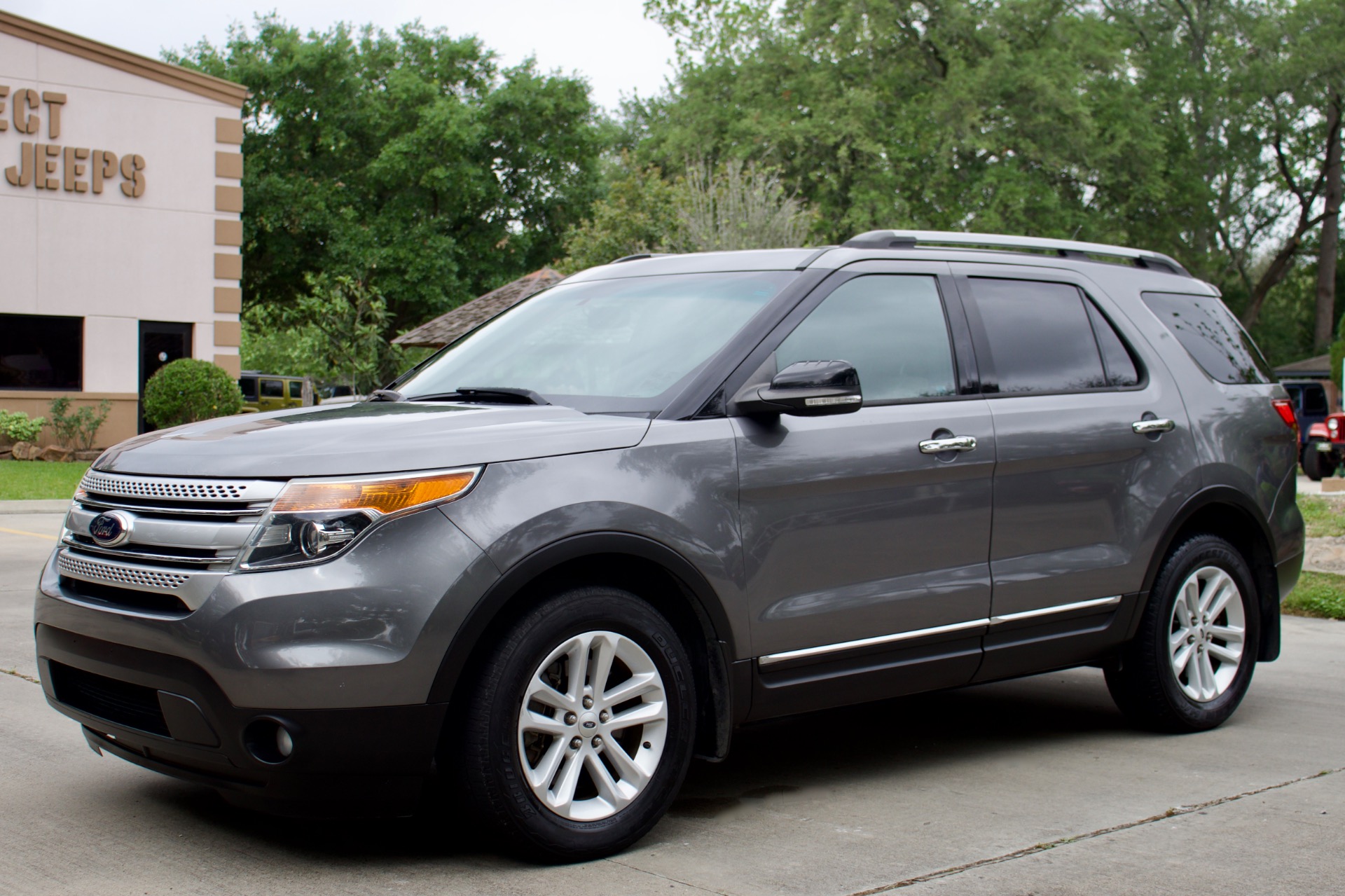 Used-2013-Ford-Explorer-XLT