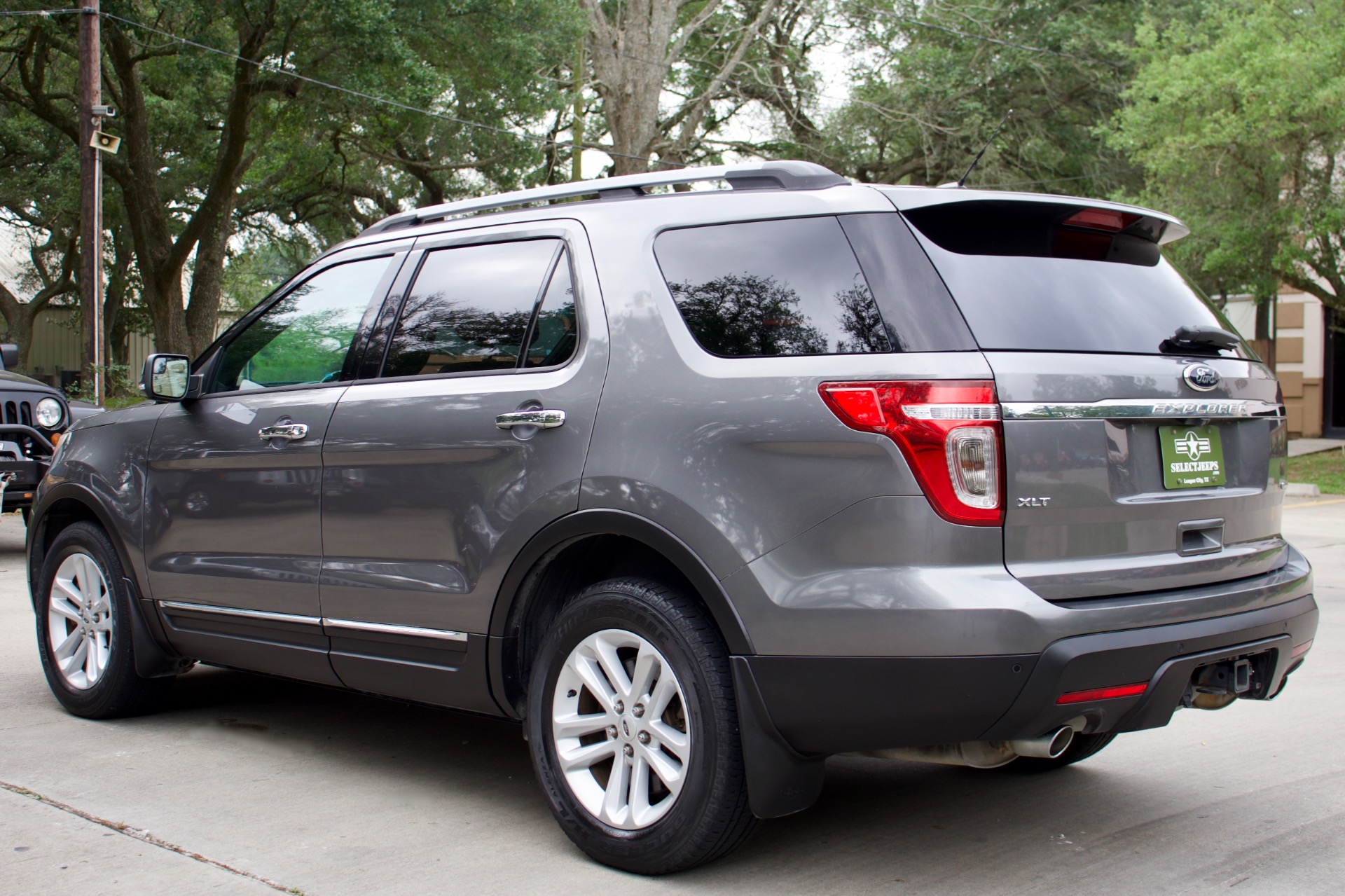 Used-2013-Ford-Explorer-XLT