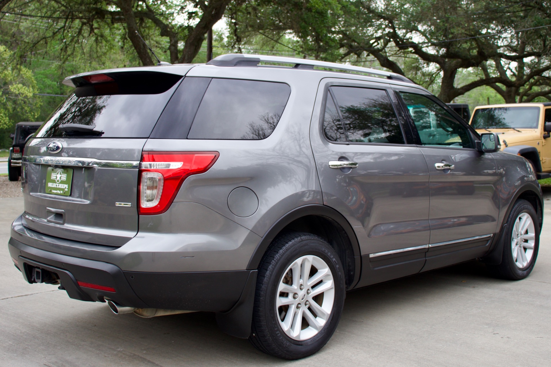 Used-2013-Ford-Explorer-XLT