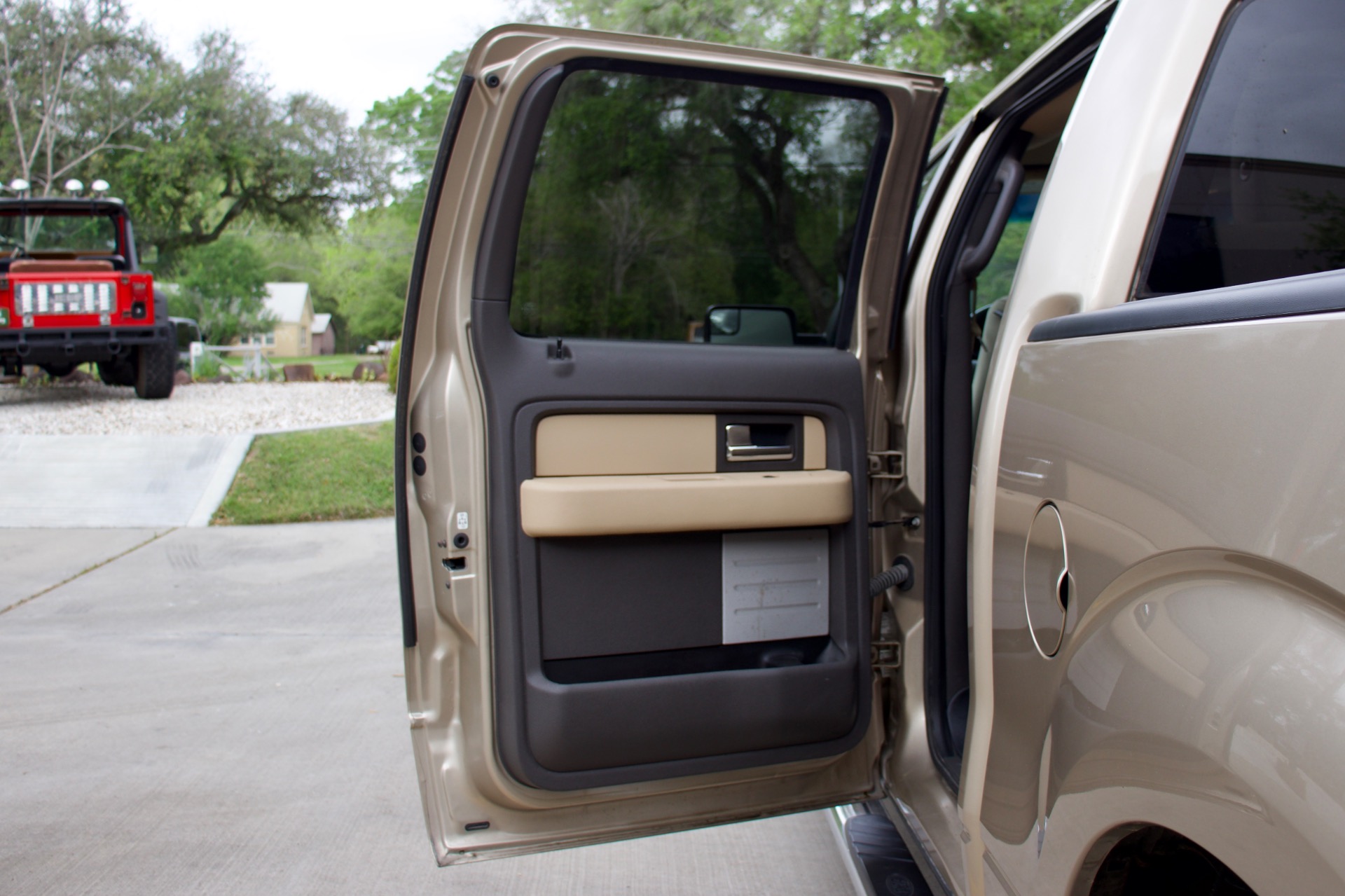 Used-2014-Ford-F-150-XLT