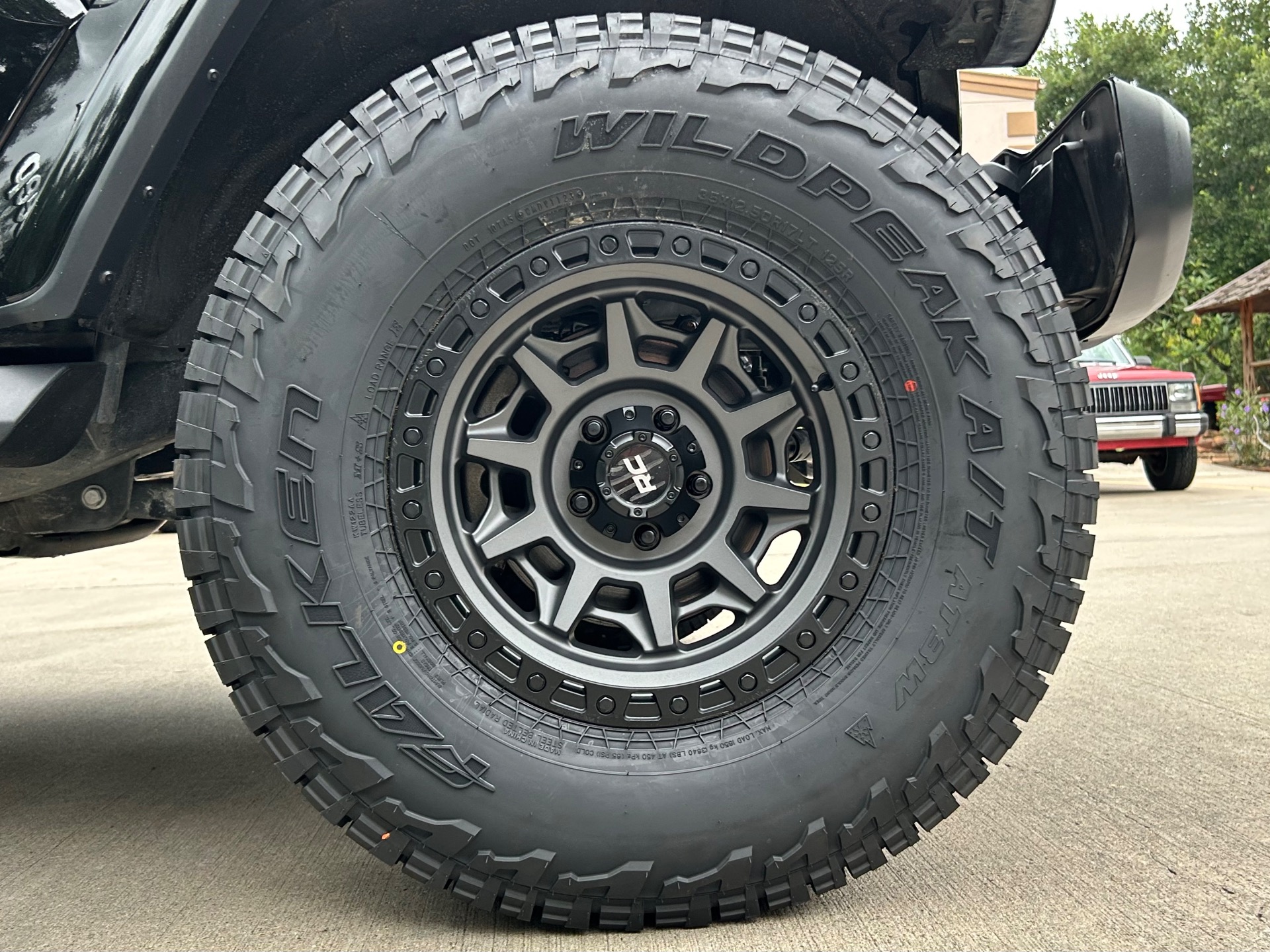 Used-2018-Jeep-Wrangler-Unlimited-Sahara