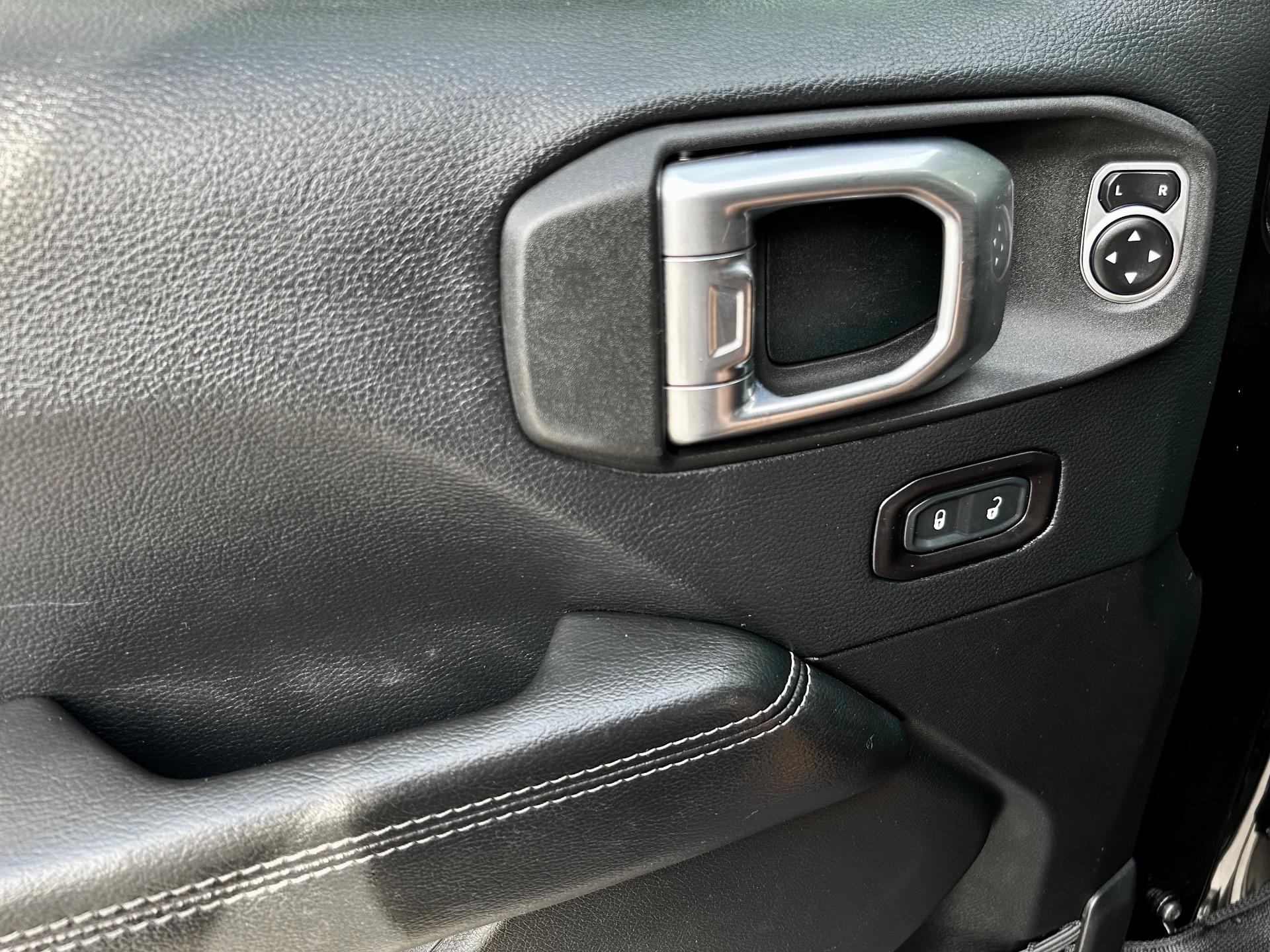 Used-2018-Jeep-Wrangler-Unlimited-Sahara