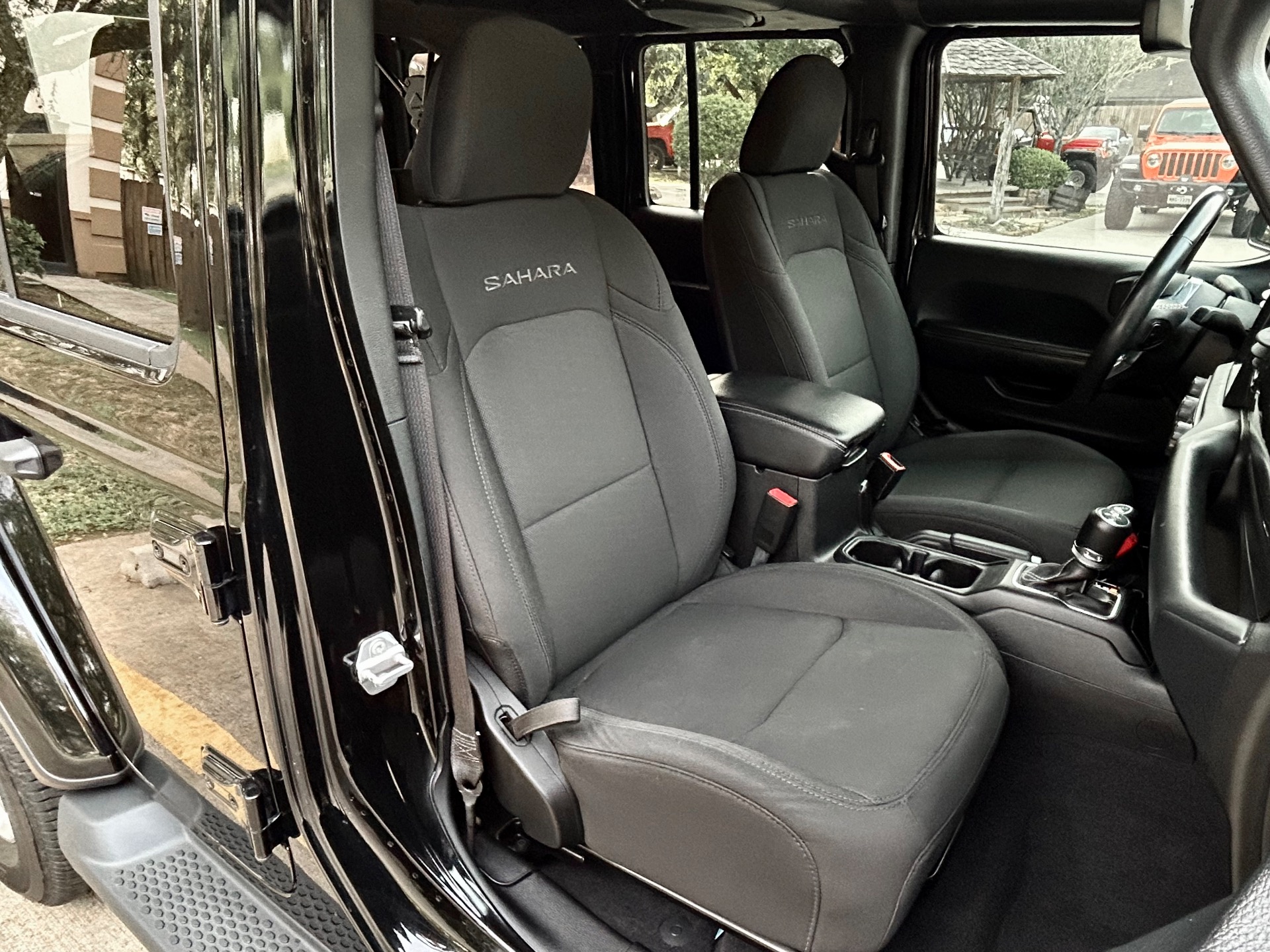 Used-2018-Jeep-Wrangler-Unlimited-Sahara