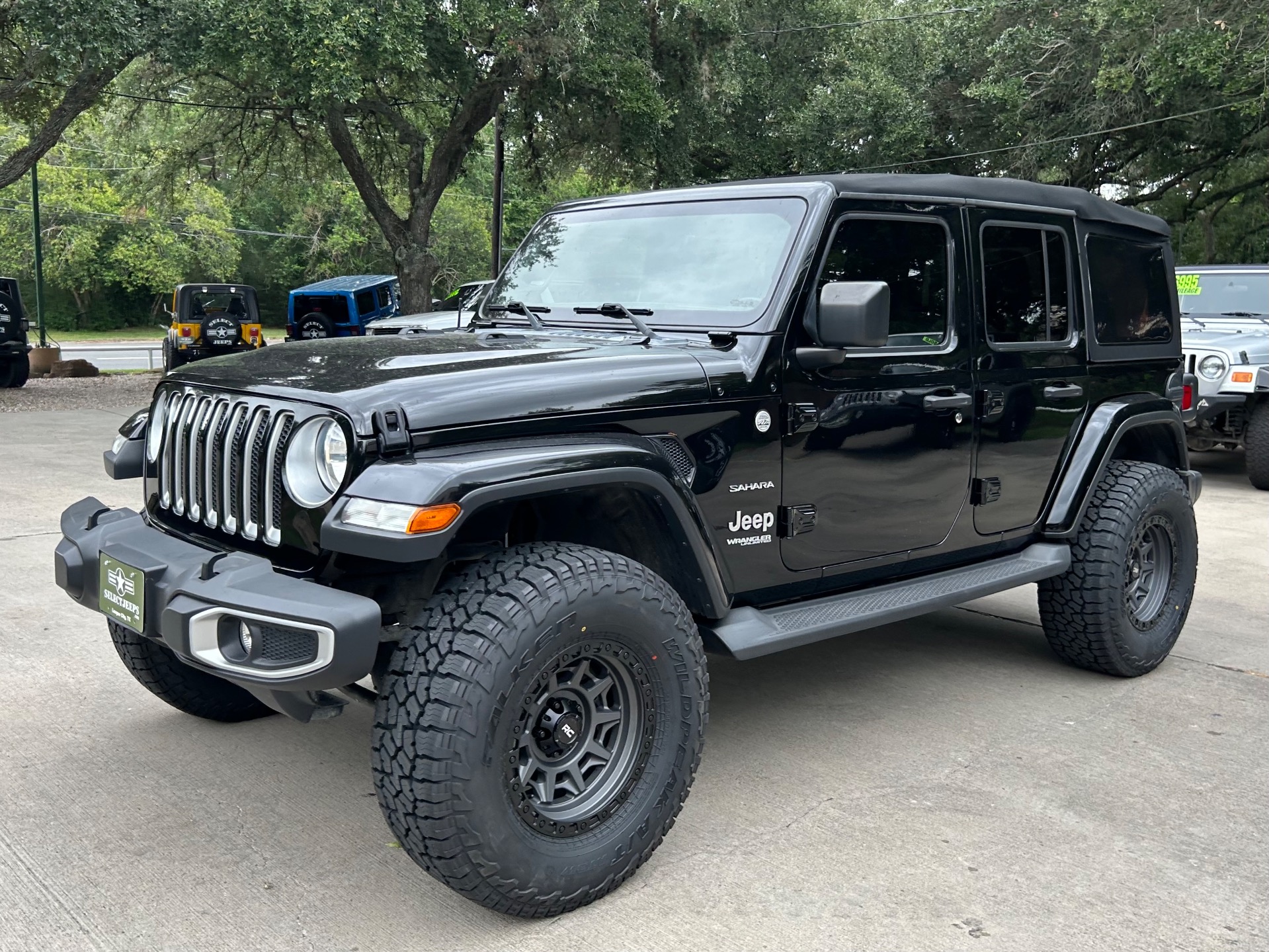Used-2018-Jeep-Wrangler-Unlimited-Sahara