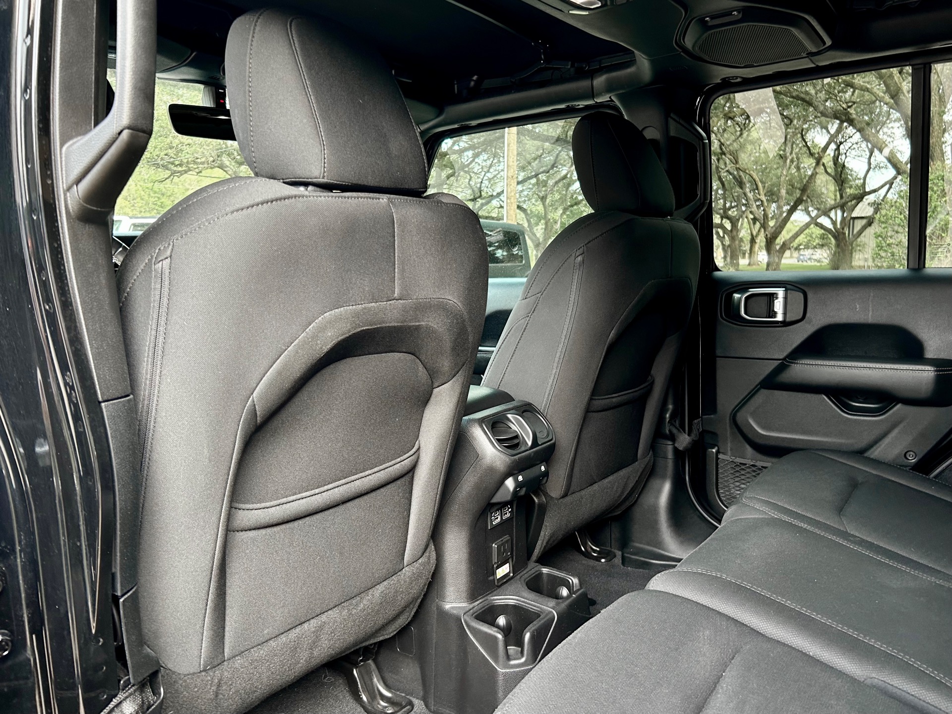 Used-2018-Jeep-Wrangler-Unlimited-Sahara
