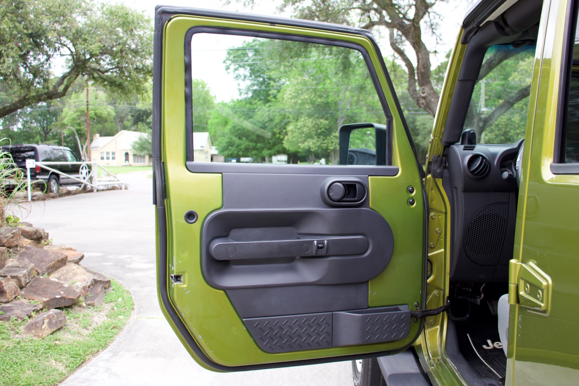 Used-2007-Jeep-Wrangler-Unlimited-RWD-Sahara