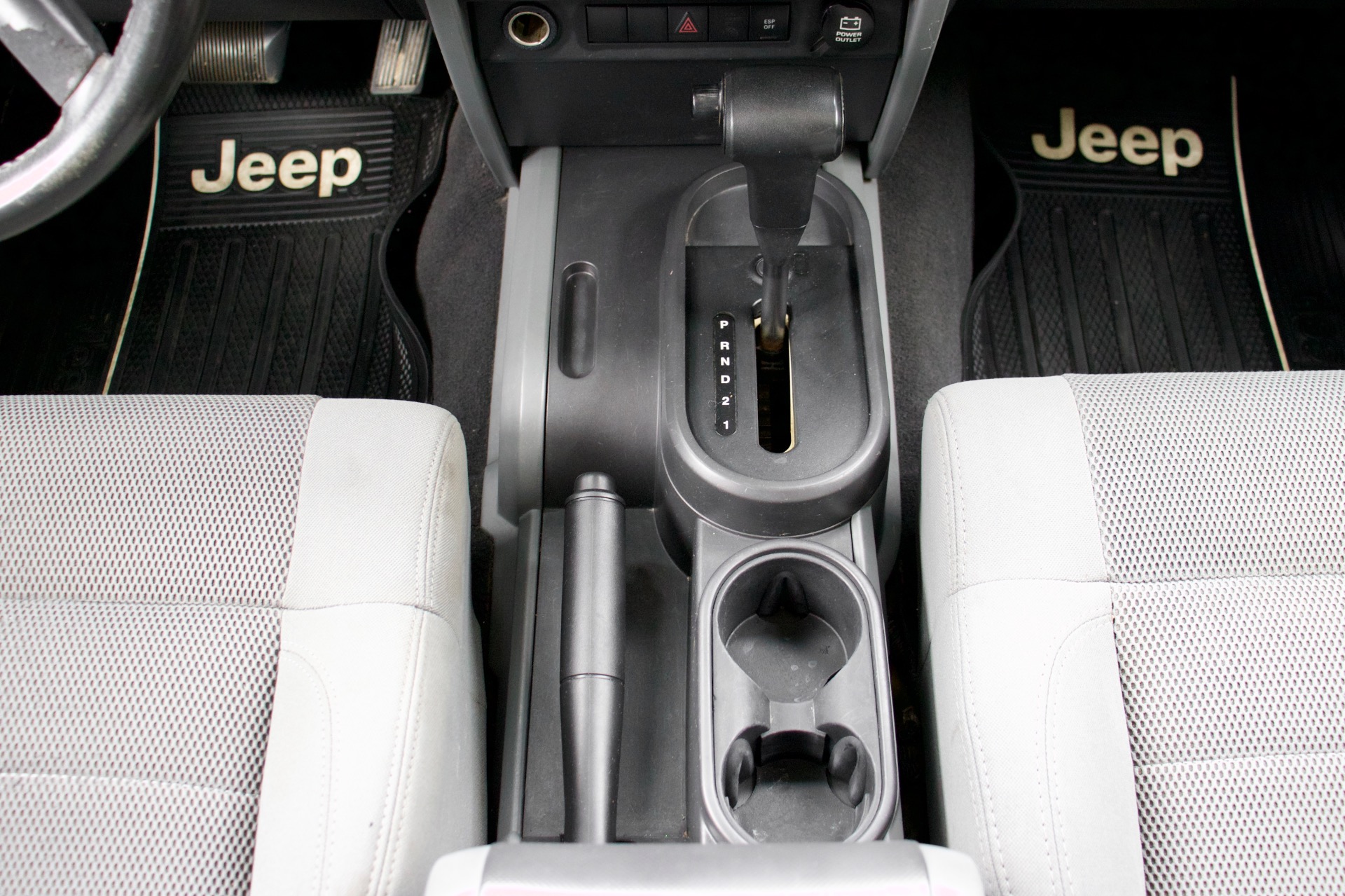 Used-2007-Jeep-Wrangler-Unlimited-RWD-Sahara