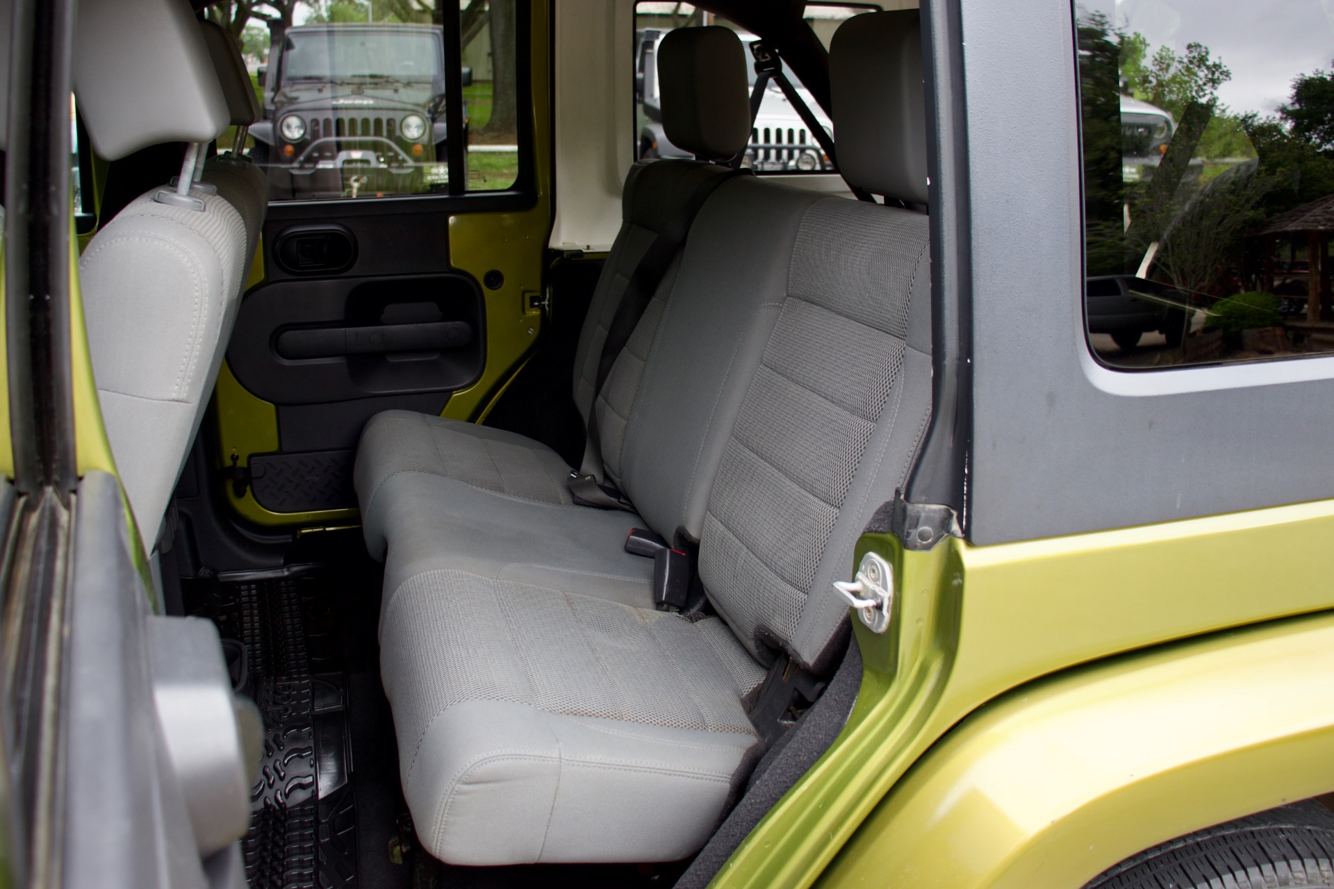 Used-2007-Jeep-Wrangler-Unlimited-RWD-Sahara