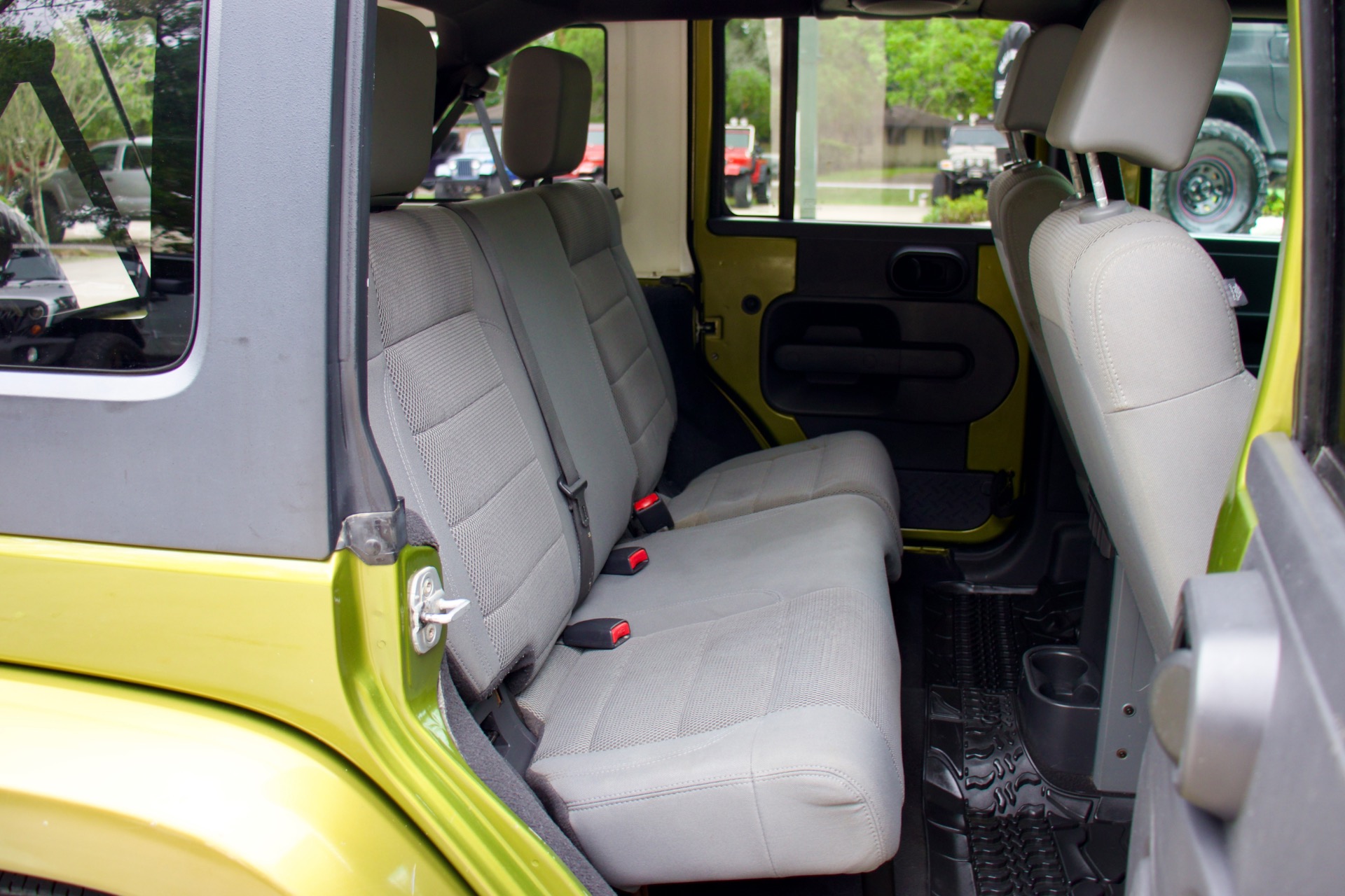 Used-2007-Jeep-Wrangler-Unlimited-RWD-Sahara