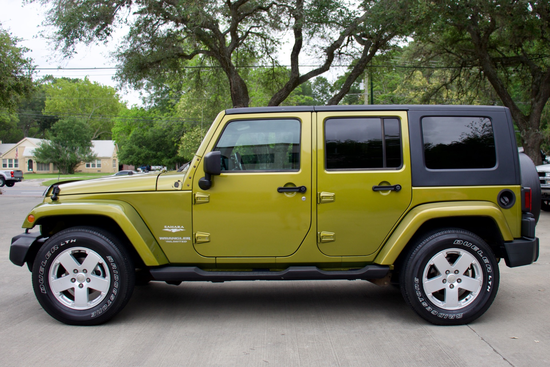 Used-2007-Jeep-Wrangler-Unlimited-RWD-Sahara