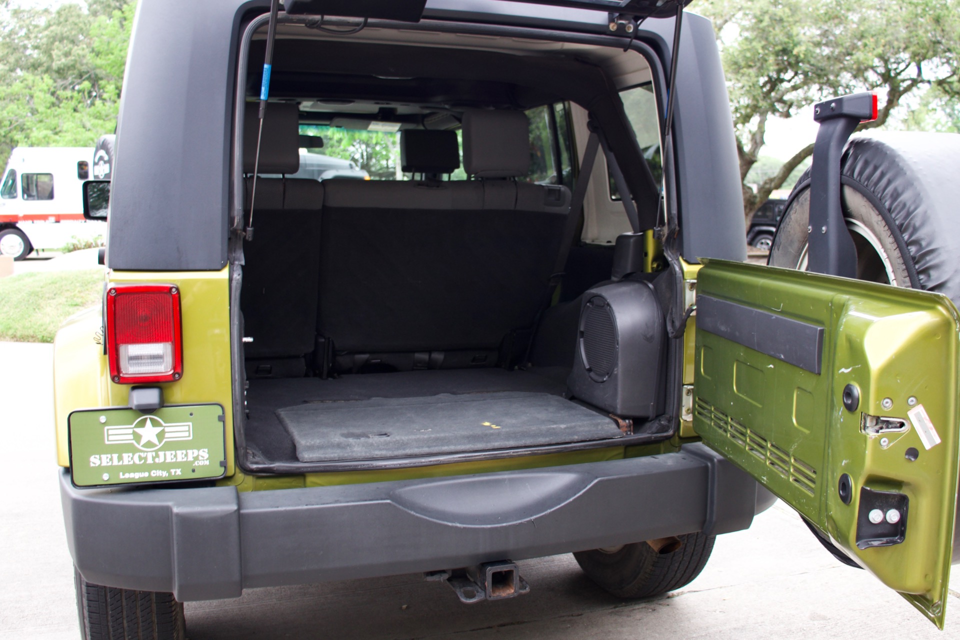 Used-2007-Jeep-Wrangler-Unlimited-RWD-Sahara
