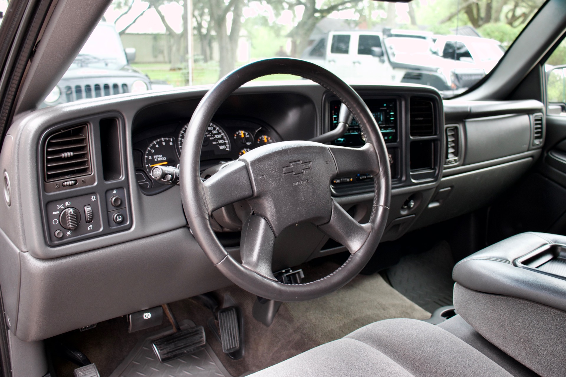 Used-2005-Chevrolet-Silverado-1500-LS