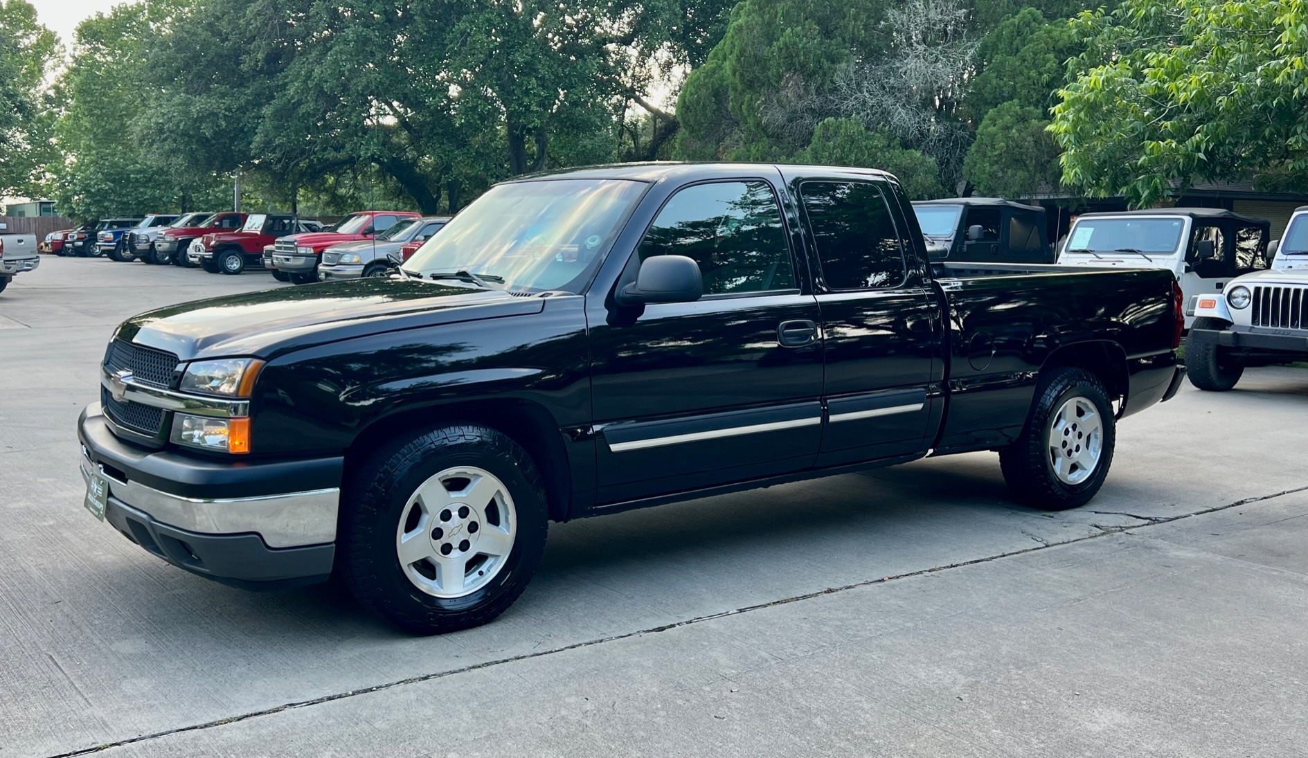 Used-2005-Chevrolet-Silverado-1500-LS