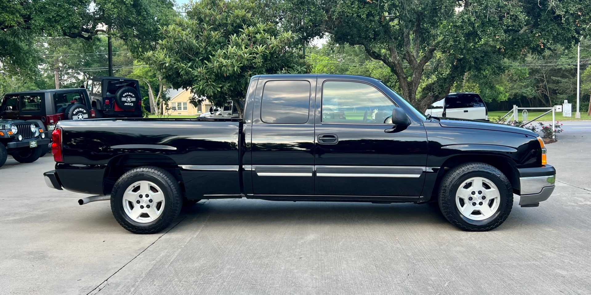 Used-2005-Chevrolet-Silverado-1500-LS