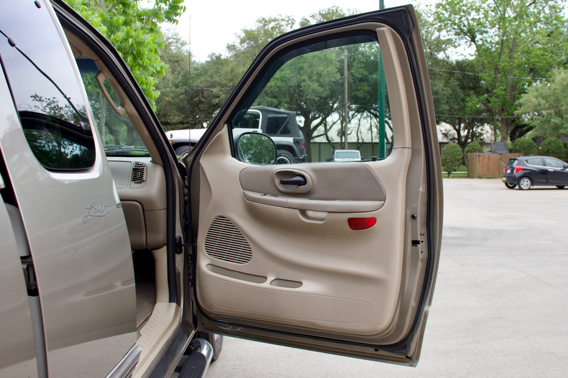 Used-2003-Ford-F-150-Lariat