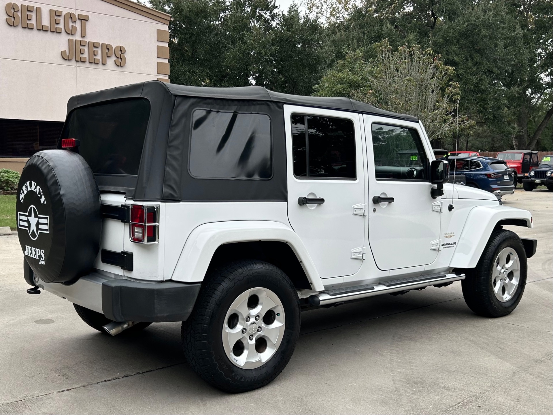 Used-2015-Jeep-Wrangler-Unlimited-Sahara