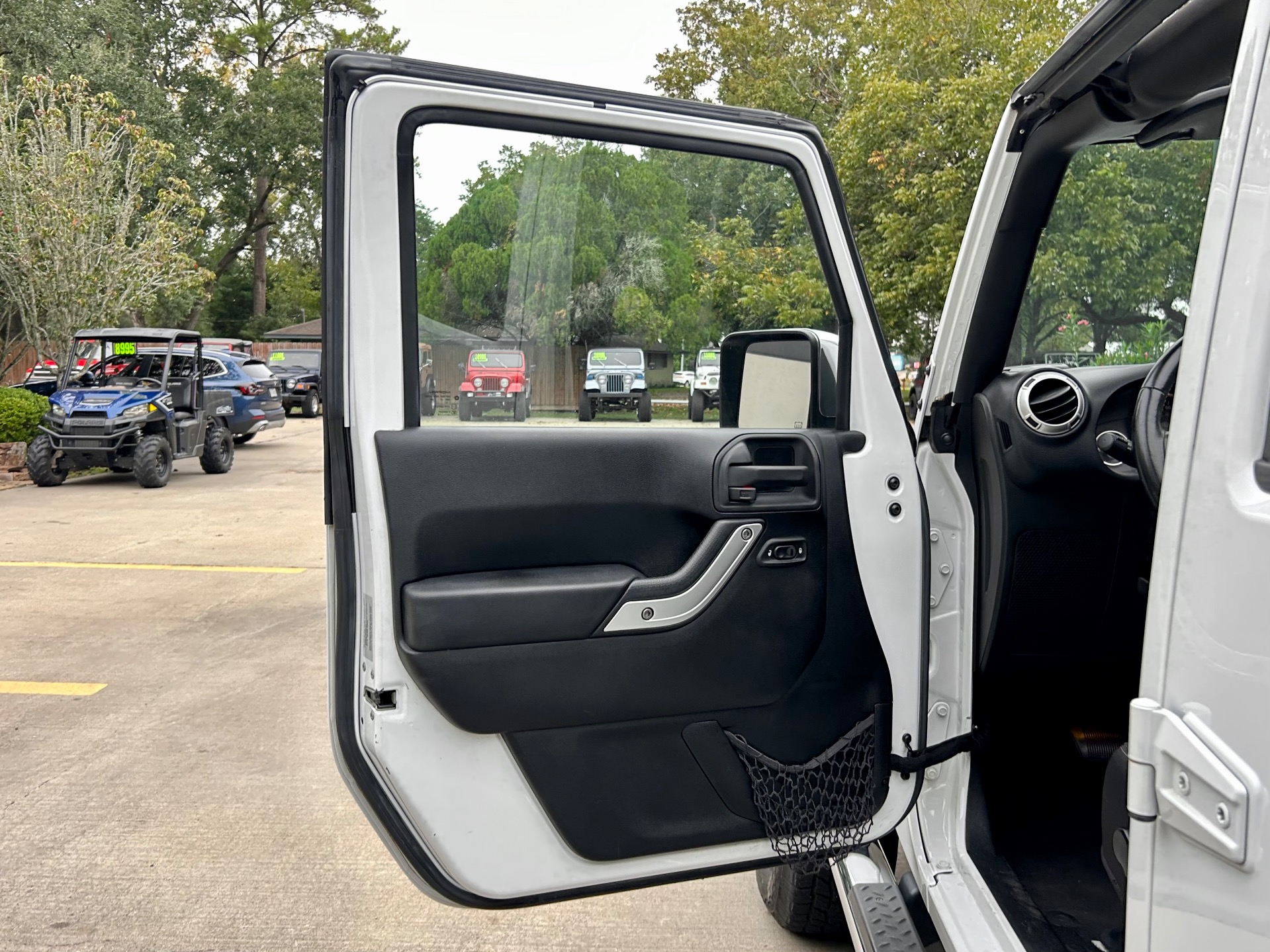 Used-2015-Jeep-Wrangler-Unlimited-Sahara