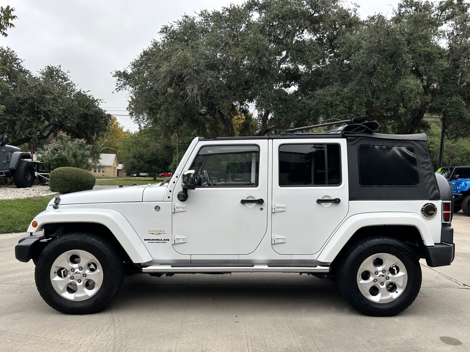 Used-2015-Jeep-Wrangler-Unlimited-Sahara