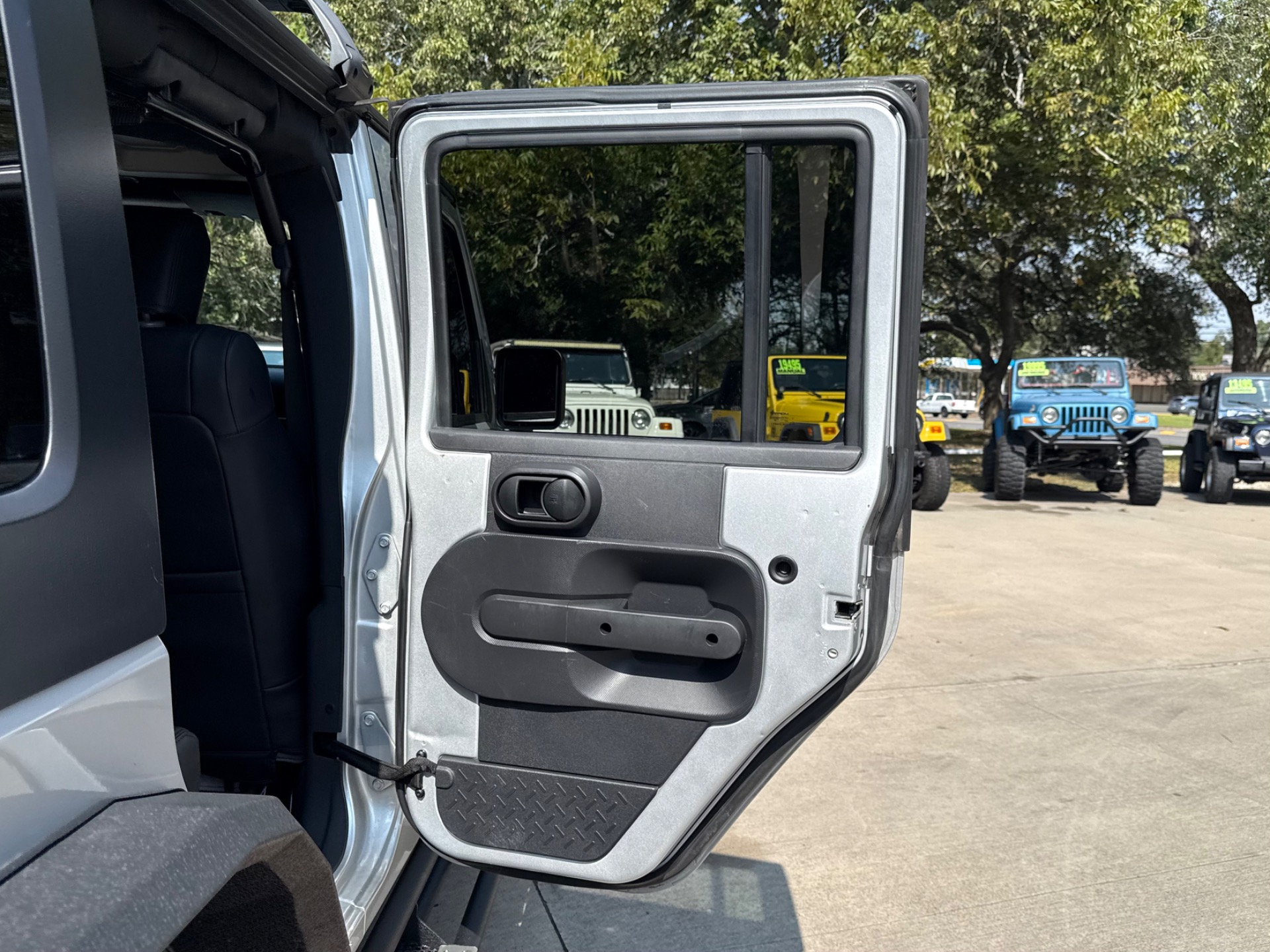 Used-2008-Jeep-Wrangler-Unlimited-Rubicon