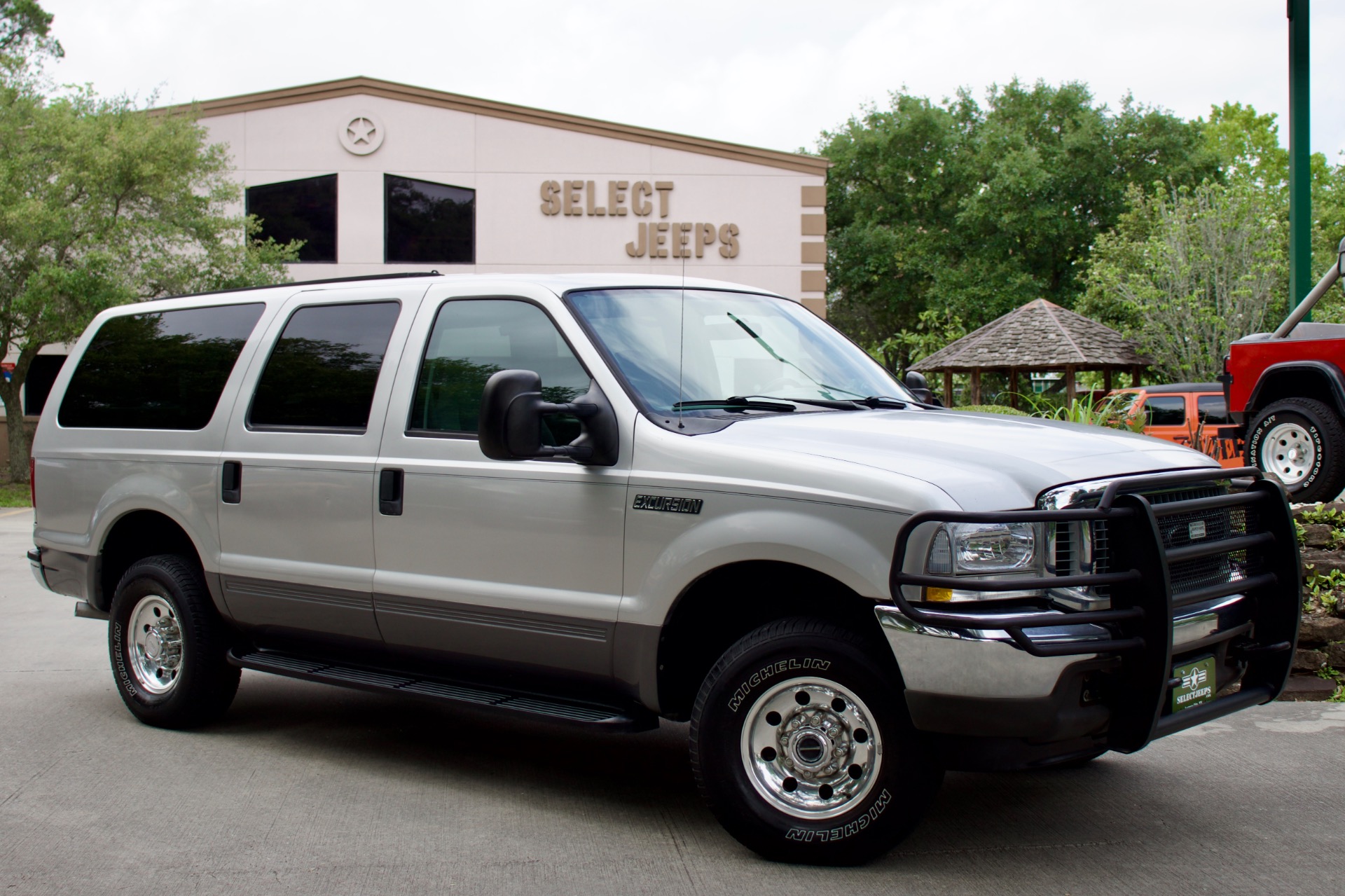 Used-2004-Ford-Excursion-XLT-4x4-XLT