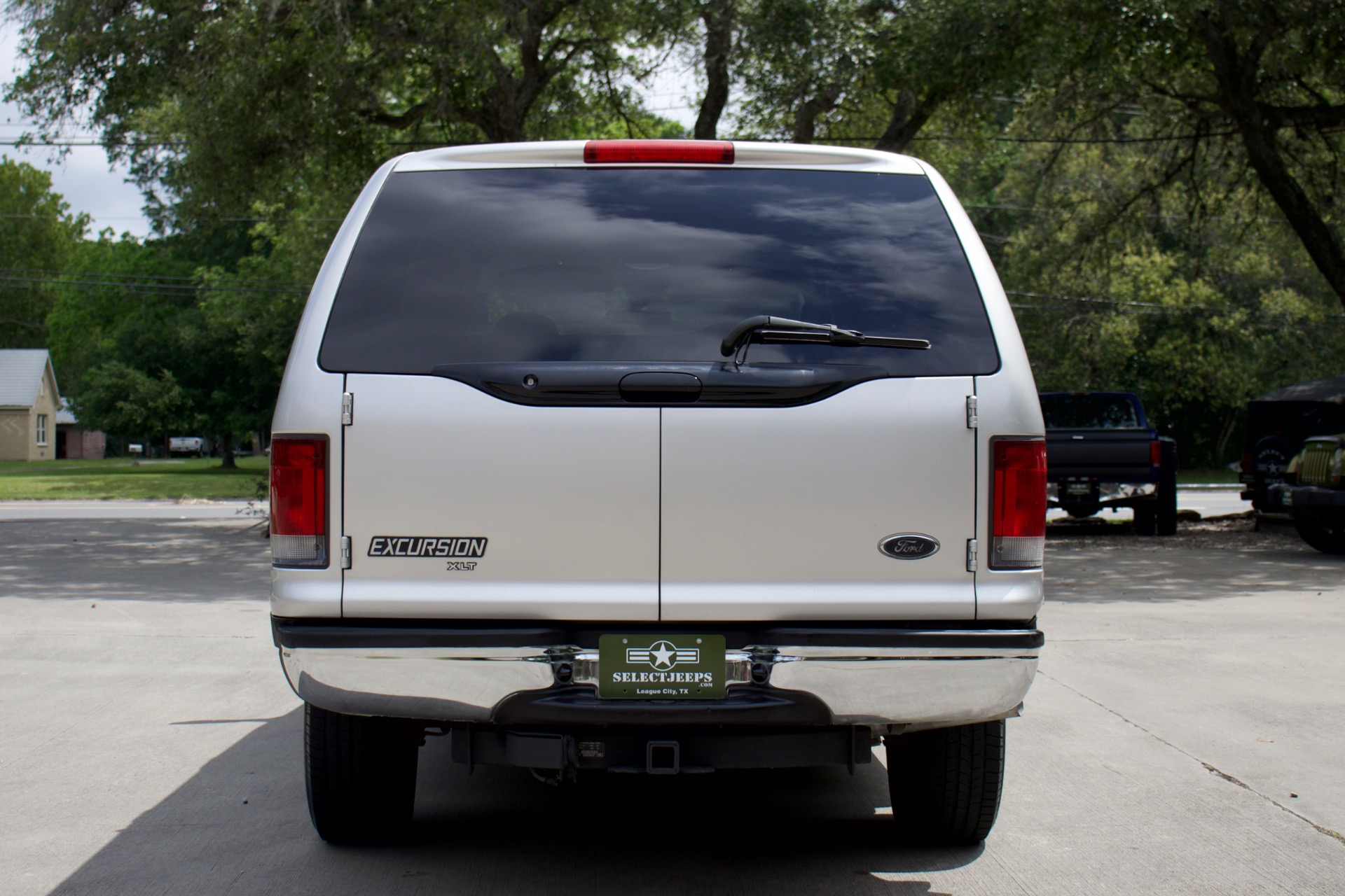 Used-2004-Ford-Excursion-XLT-4x4-XLT