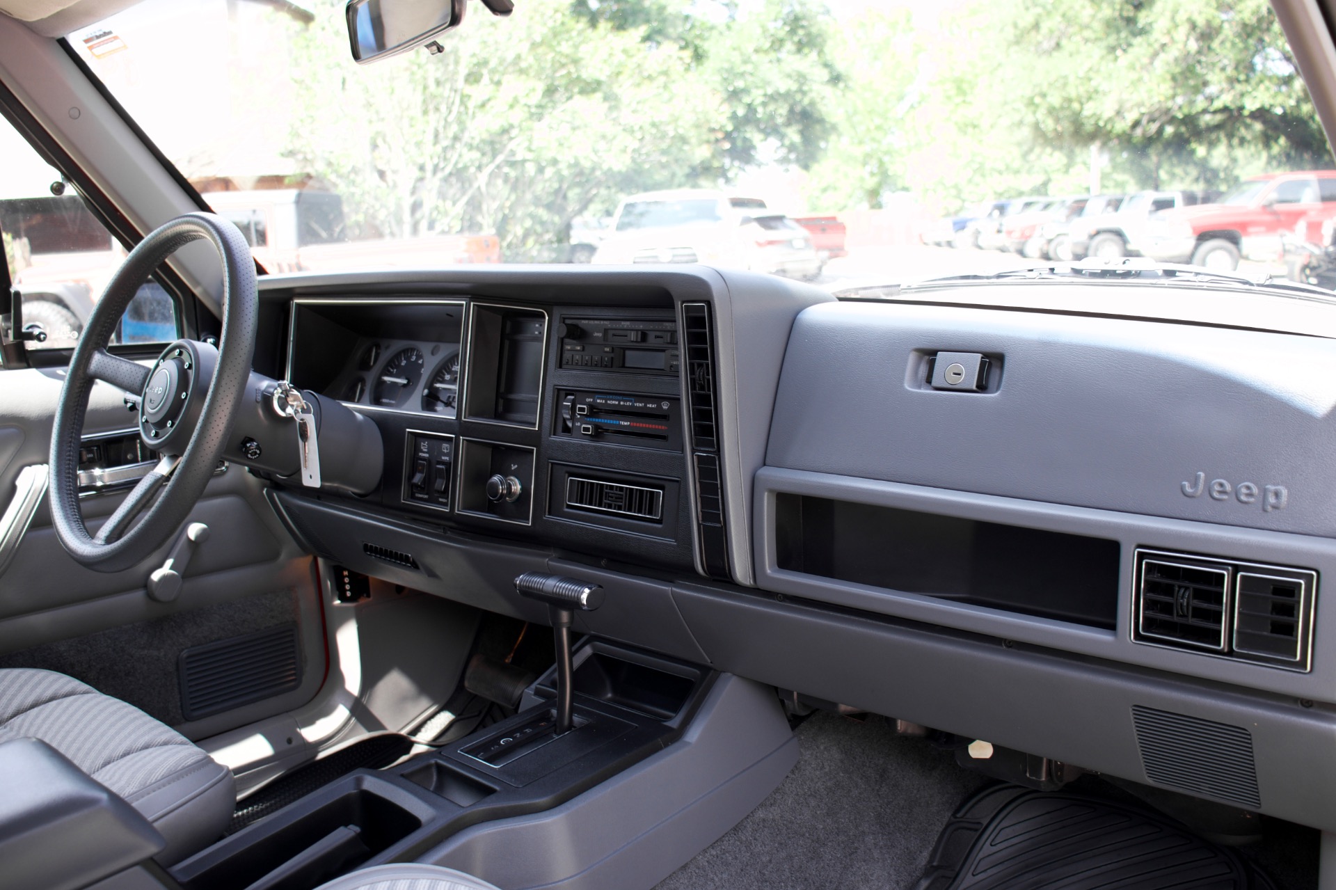 Used-1988-Jeep-Cherokee-Pioneer