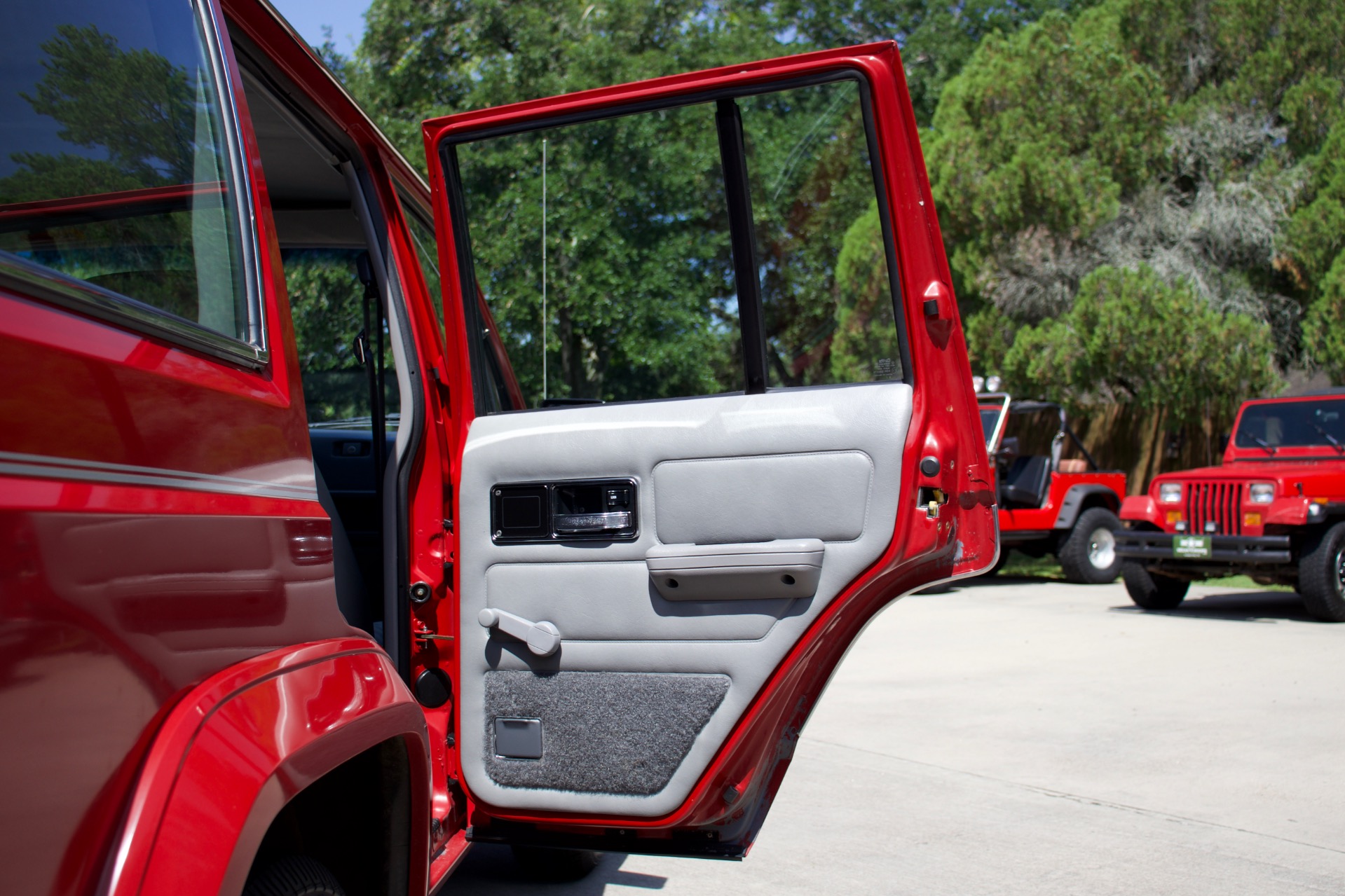 Used-1988-Jeep-Cherokee-Pioneer