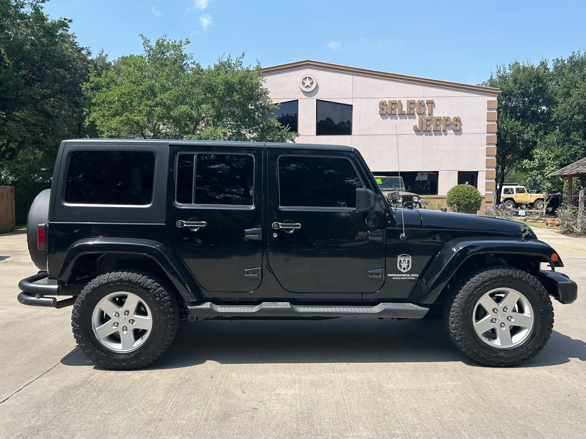 Used-2008-Jeep-Wrangler-Unlimited-Sahara