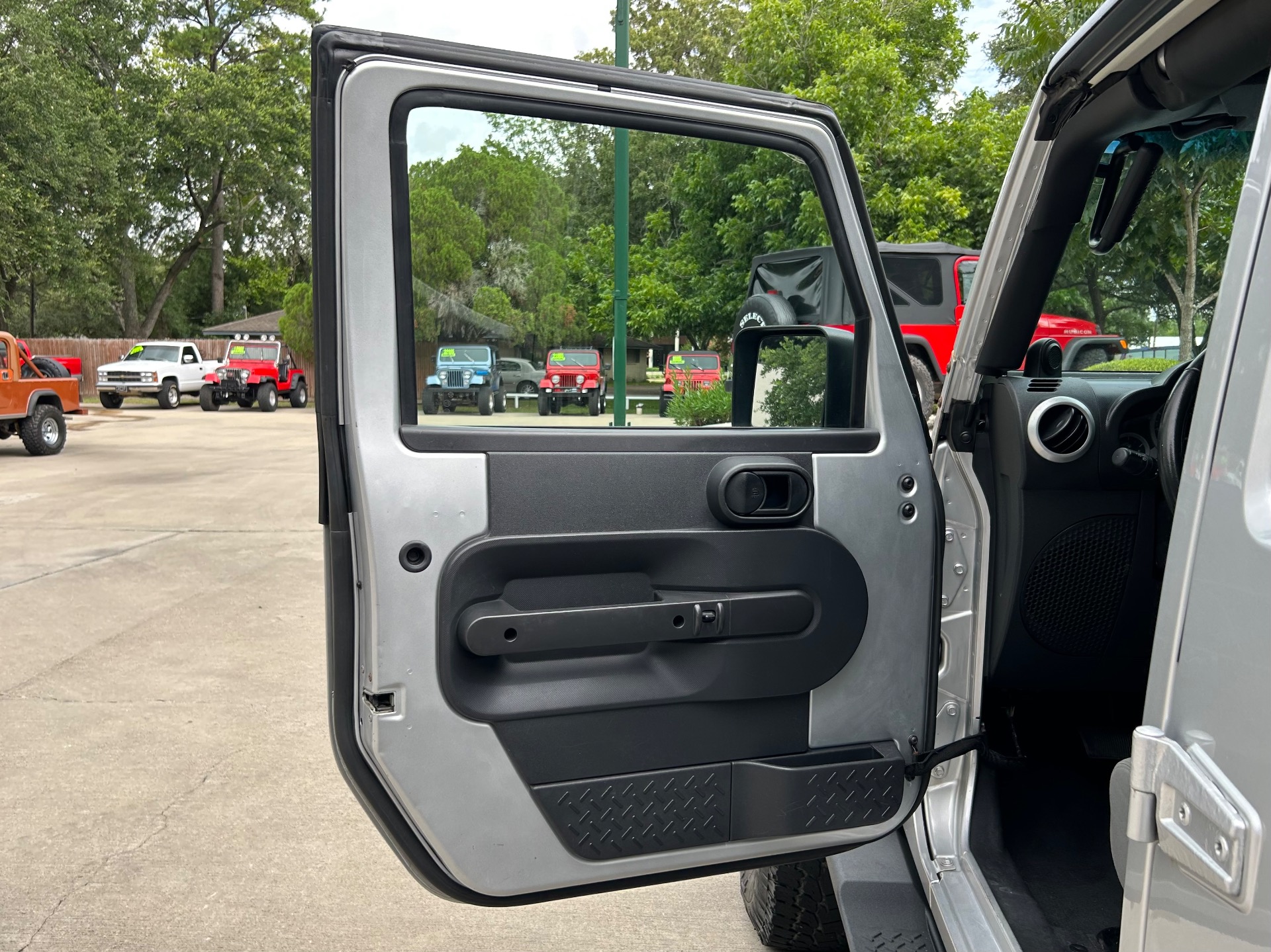 Used-2008-Jeep-Wrangler-Unlimited-Sahara-Sahara