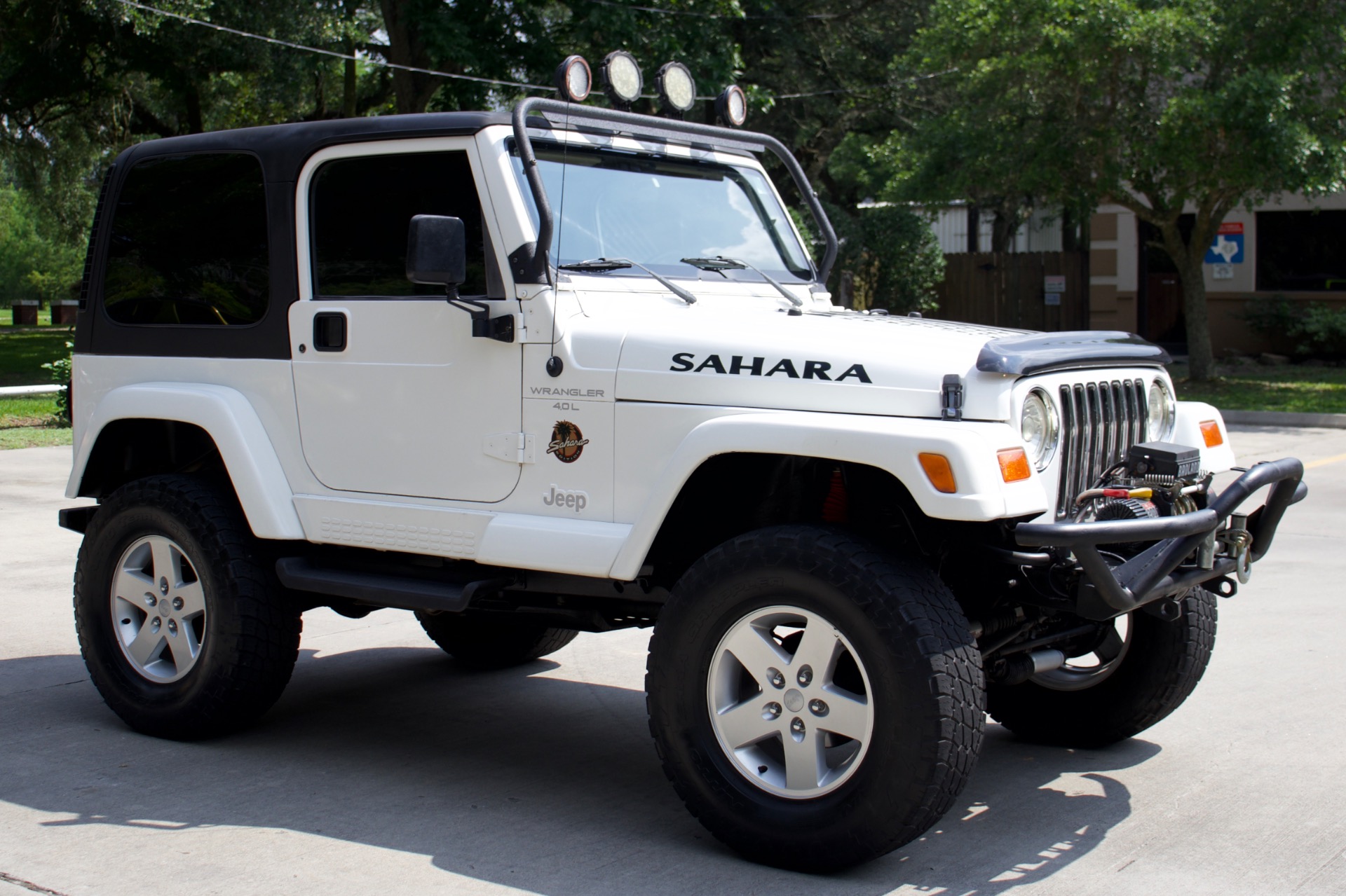 Used-1998-Jeep-Wrangler-Sahara