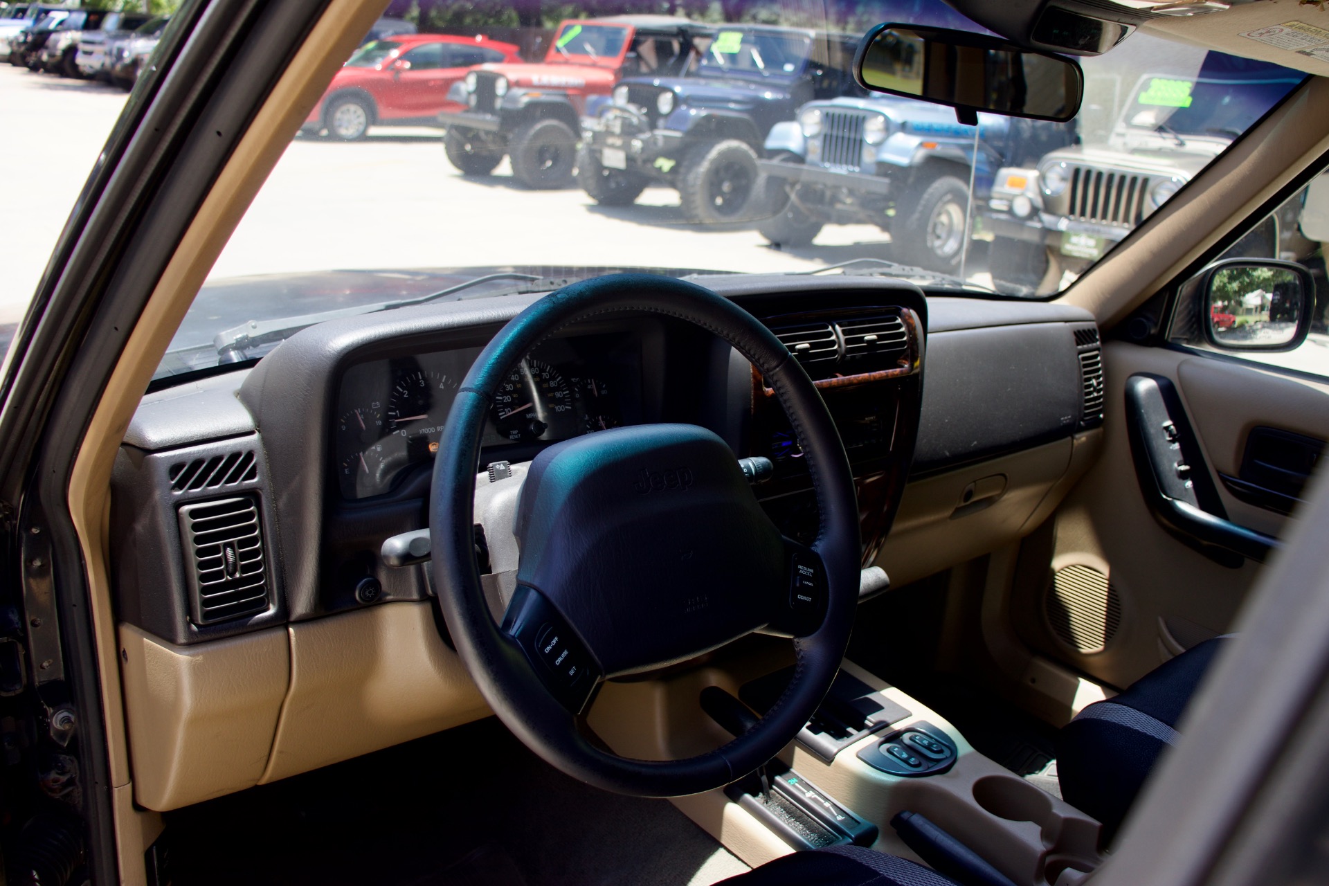 Used-2001-Jeep-Cherokee-Limited