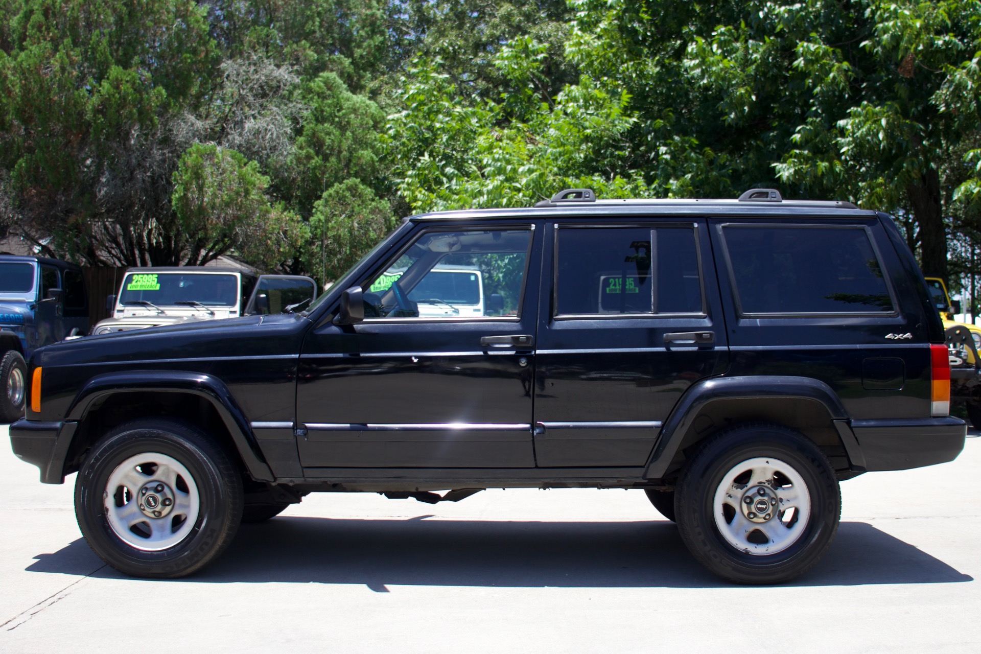 Used-2001-Jeep-Cherokee-Limited