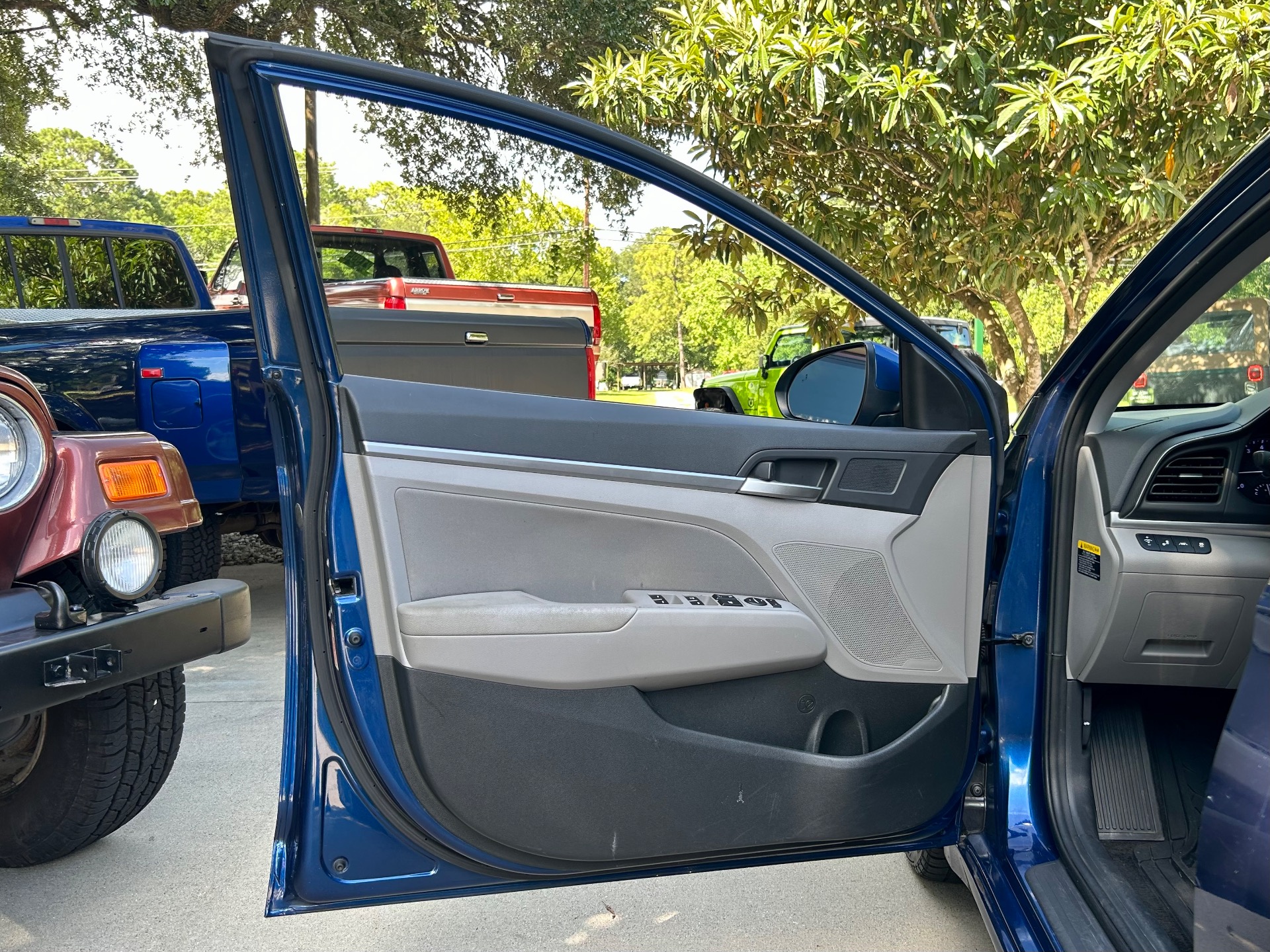 Used-2019-Hyundai-ELANTRA-SEL