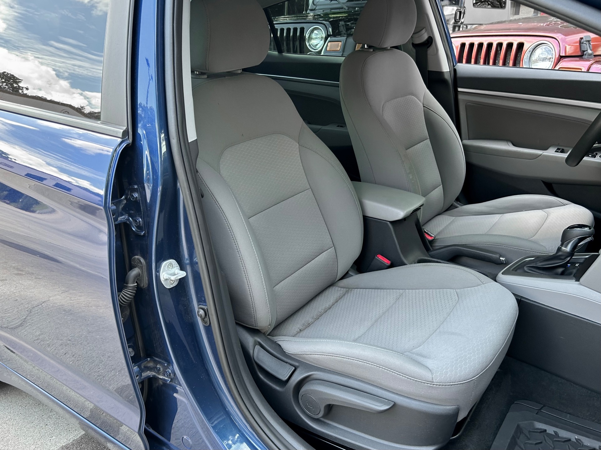 Used-2019-Hyundai-ELANTRA-SEL