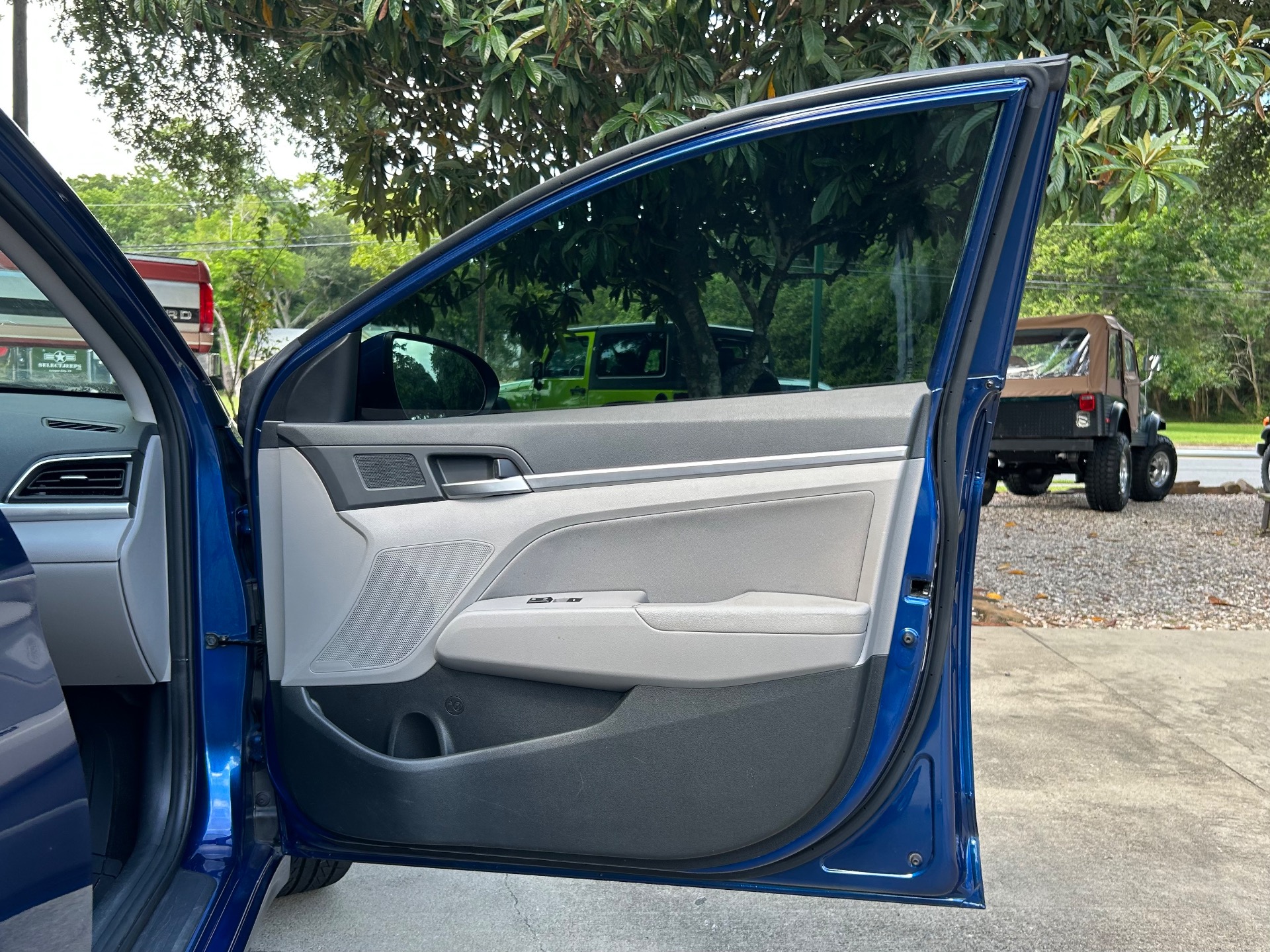 Used-2019-Hyundai-ELANTRA-SEL