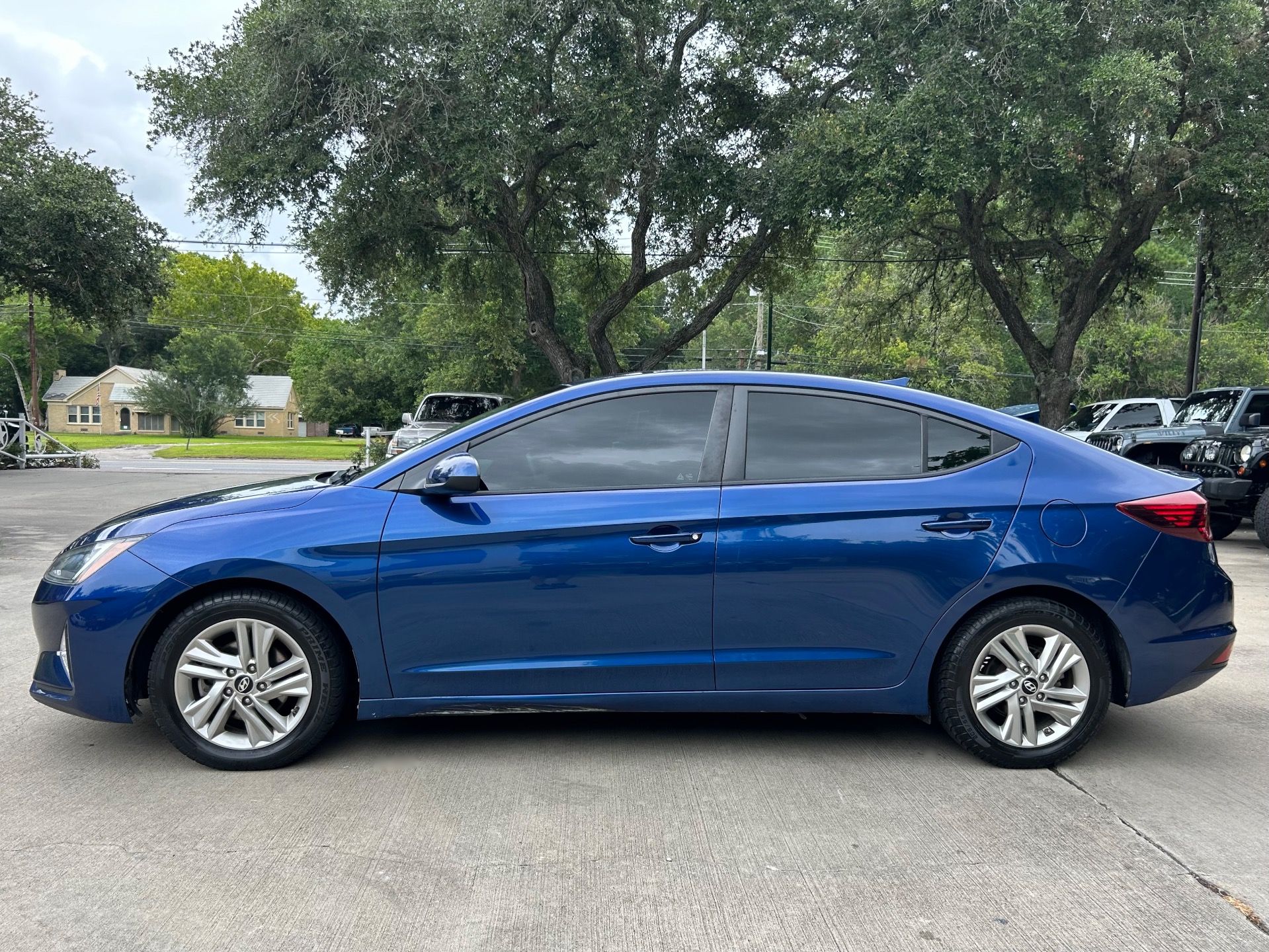 Used-2019-Hyundai-ELANTRA-SEL