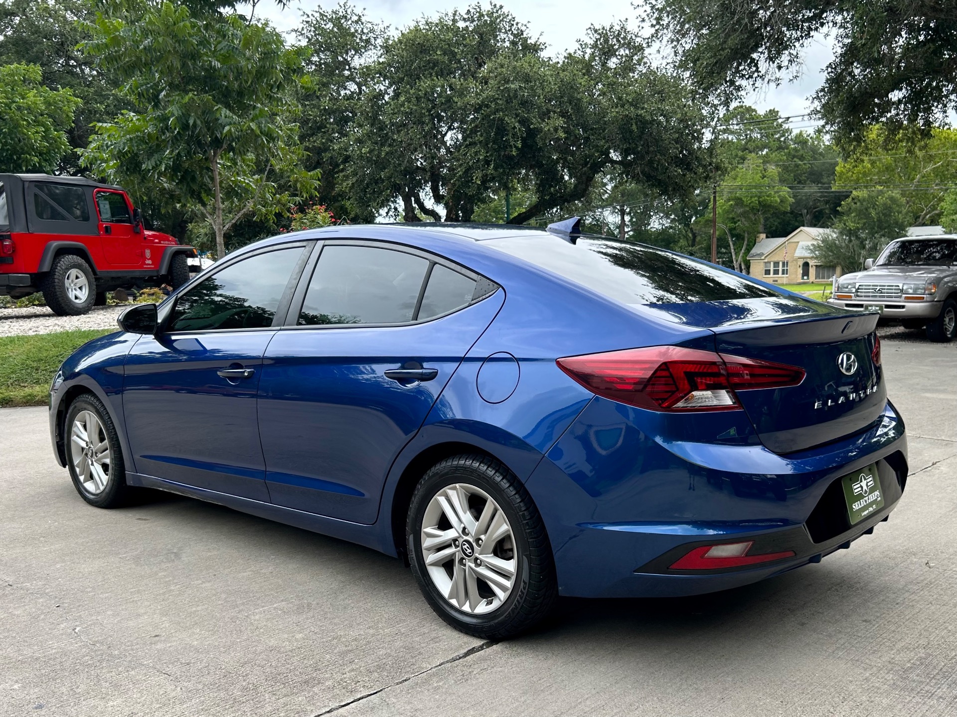 Used-2019-Hyundai-ELANTRA-SEL